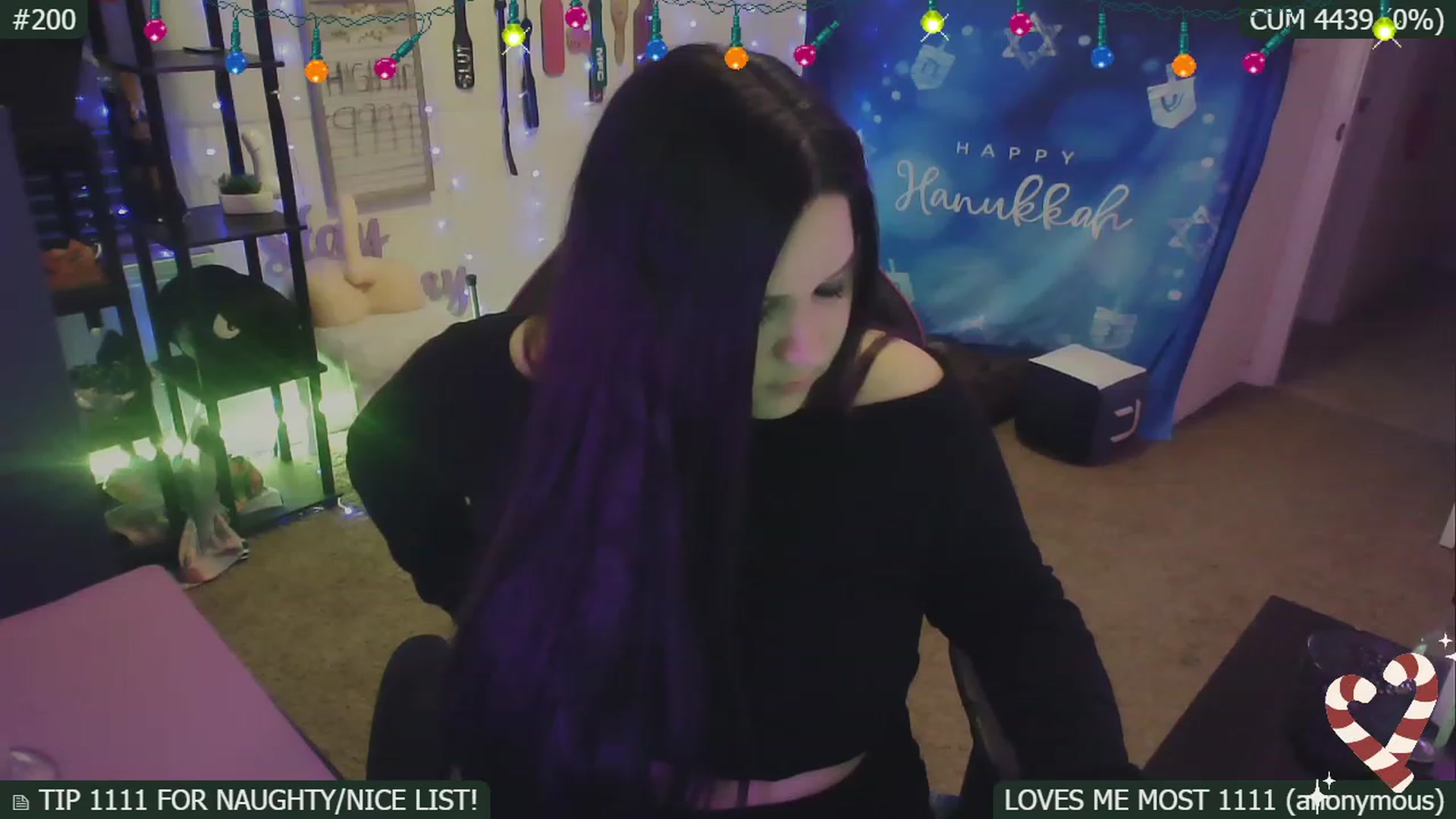 Gallery image thumbnail from HanukkahHoe's myfreecams stream on, 12/26/2022, 08:34 image 16 of 20