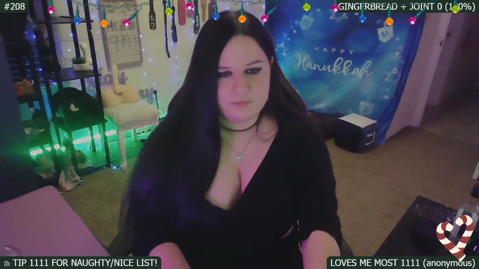 Gallery image thumbnail from HanukkahHoe's myfreecams stream on, 12/26/2022, 08:34 image 10 of 20