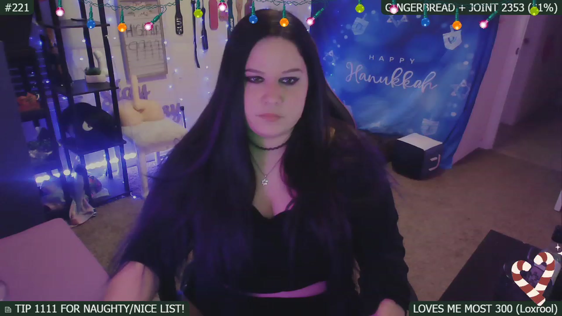 Gallery image thumbnail from HanukkahHoe's myfreecams stream on, 12/26/2022, 08:34 image 5 of 20