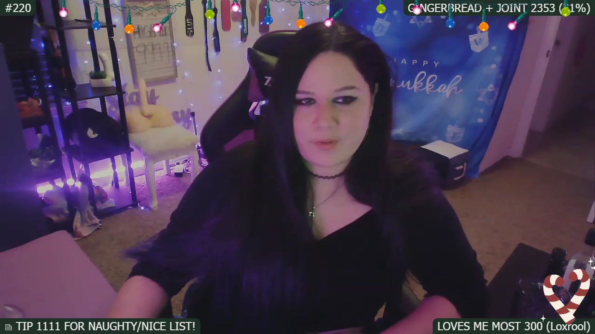 Gallery image thumbnail from HanukkahHoe's myfreecams stream on, 12/26/2022, 08:34 image 7 of 20