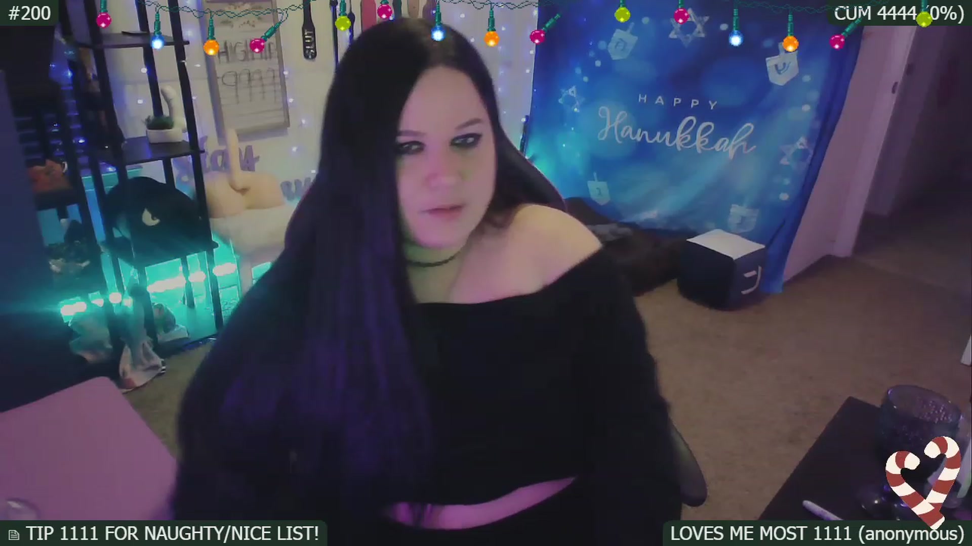 Gallery image thumbnail from HanukkahHoe's myfreecams stream on, 12/26/2022, 08:34 image 15 of 20
