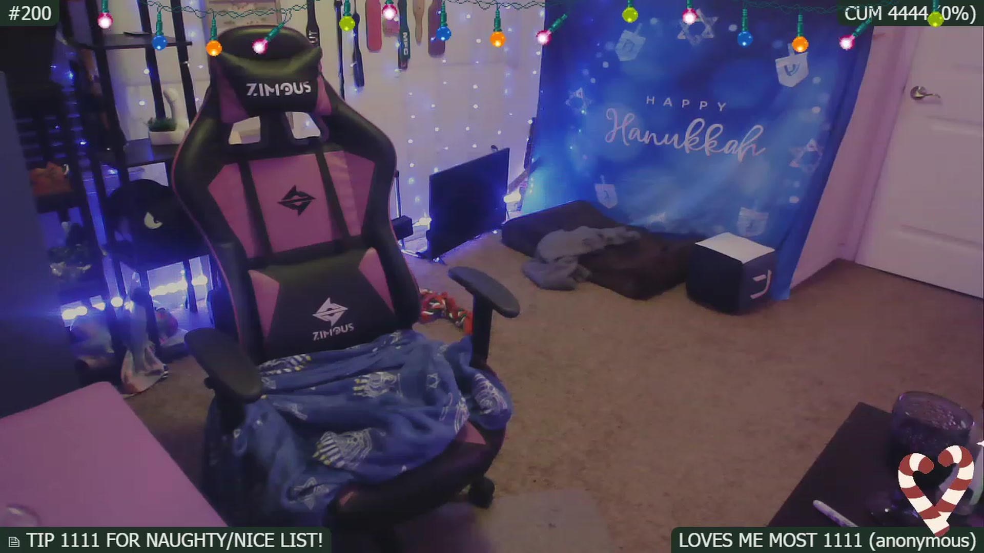 Gallery image thumbnail from HanukkahHoe's myfreecams stream on, 12/26/2022, 08:34 image 14 of 20