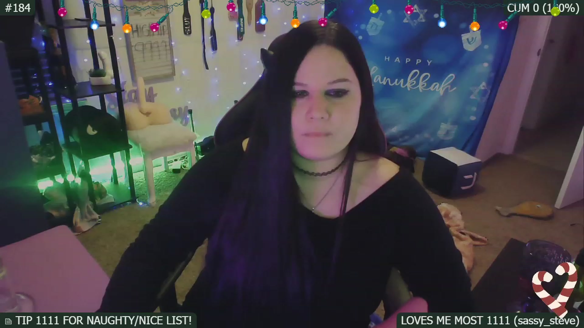 Gallery image thumbnail from HanukkahHoe's myfreecams stream on, 12/26/2022, 09:18 image 6 of 20