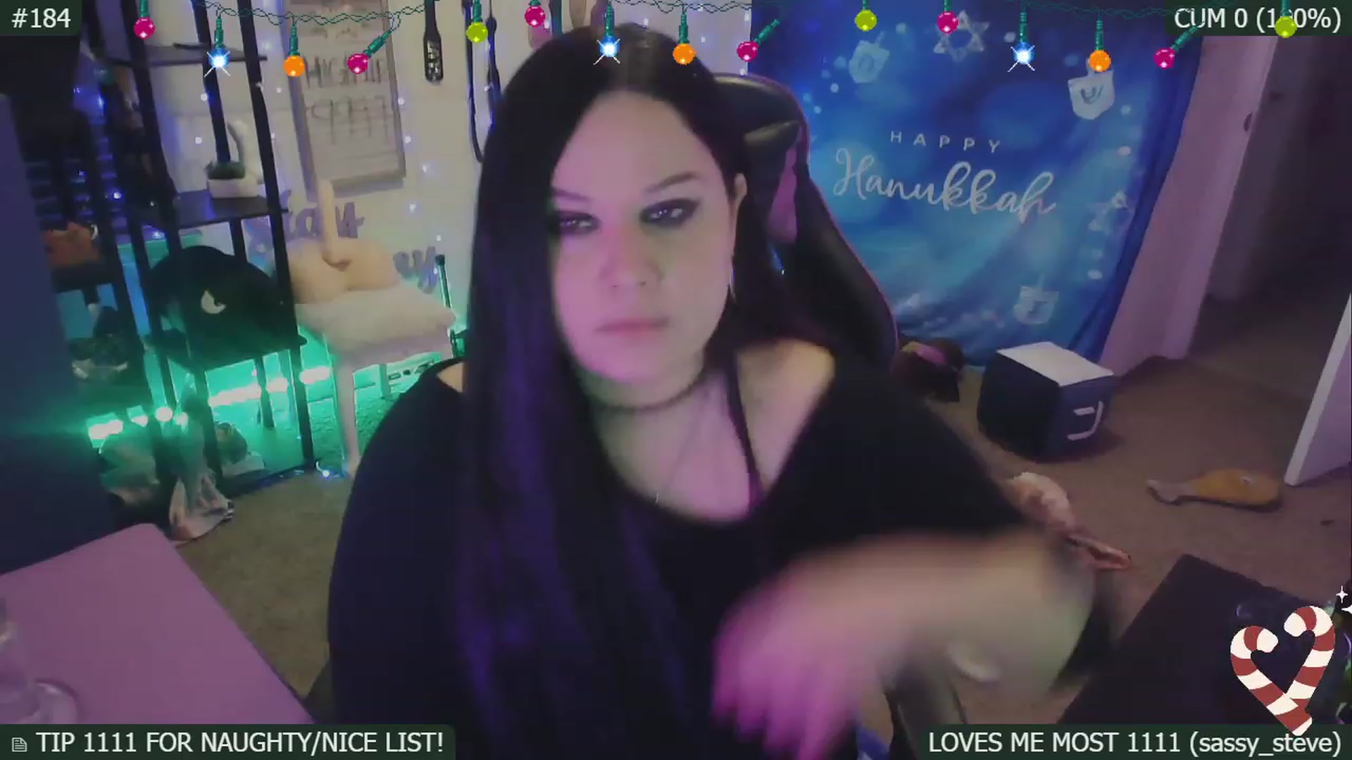 Gallery image thumbnail from HanukkahHoe's myfreecams stream on, 12/26/2022, 09:18 image 7 of 20