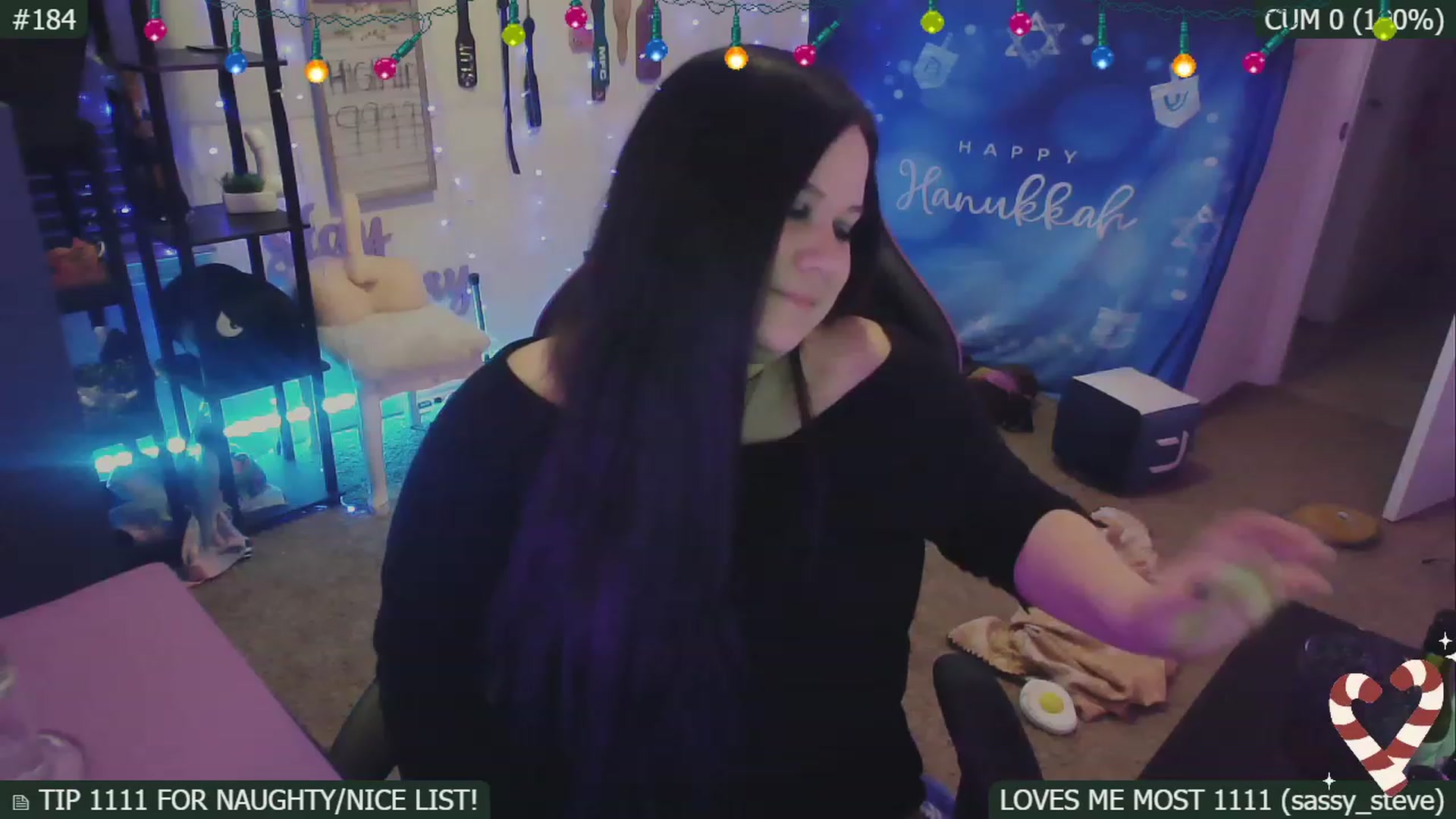 Gallery image thumbnail from HanukkahHoe's myfreecams stream on, 12/26/2022, 09:18 image 5 of 20