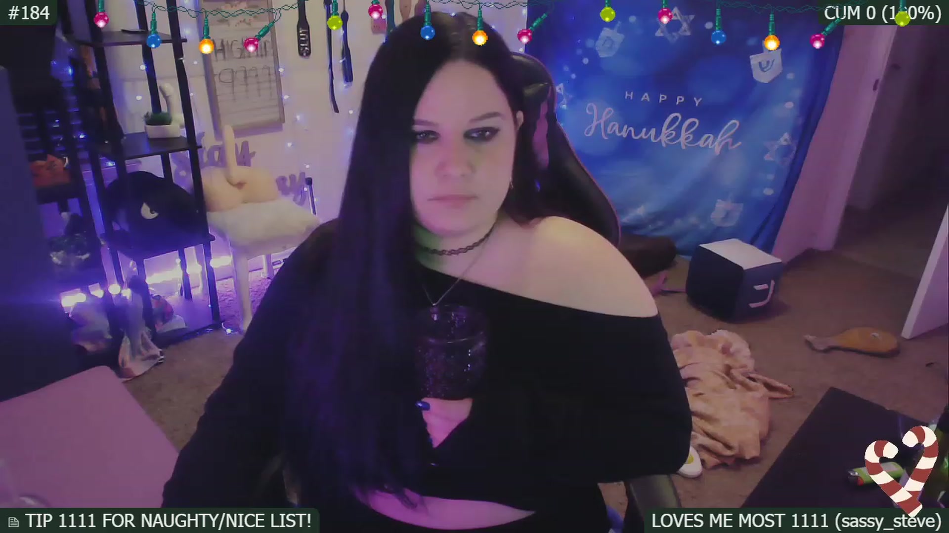 Gallery image thumbnail from HanukkahHoe's myfreecams stream on, 12/26/2022, 09:18 image 16 of 20