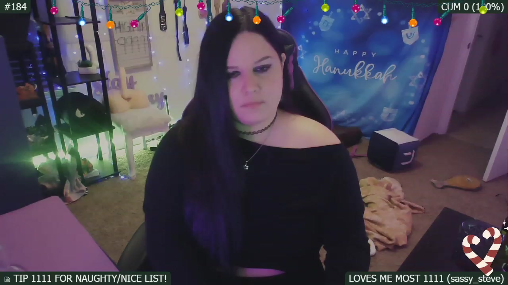 Gallery image thumbnail from HanukkahHoe's myfreecams stream on, 12/26/2022, 09:18 image 18 of 20