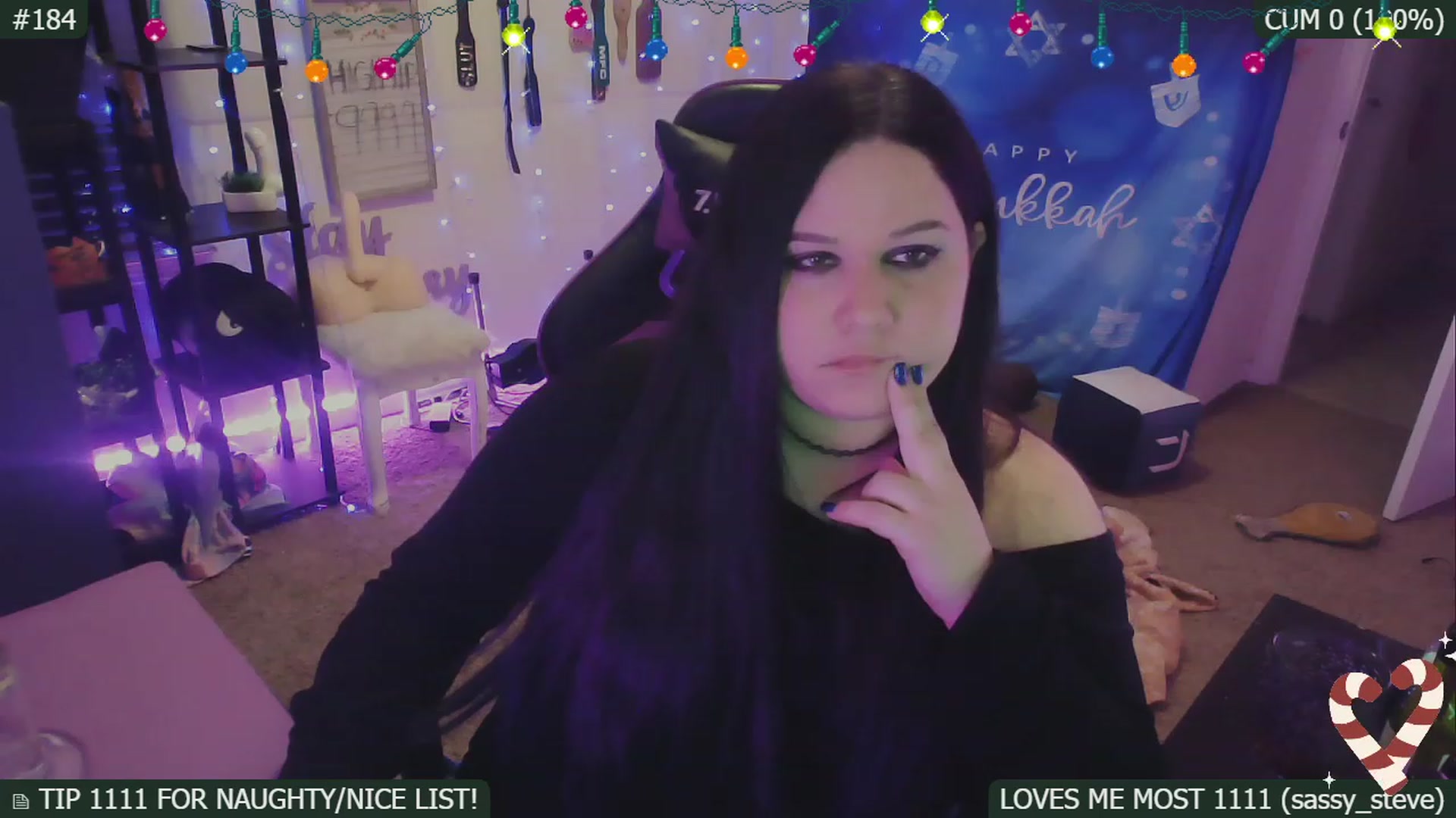 Gallery image thumbnail from HanukkahHoe's myfreecams stream on, 12/26/2022, 09:18 image 10 of 20