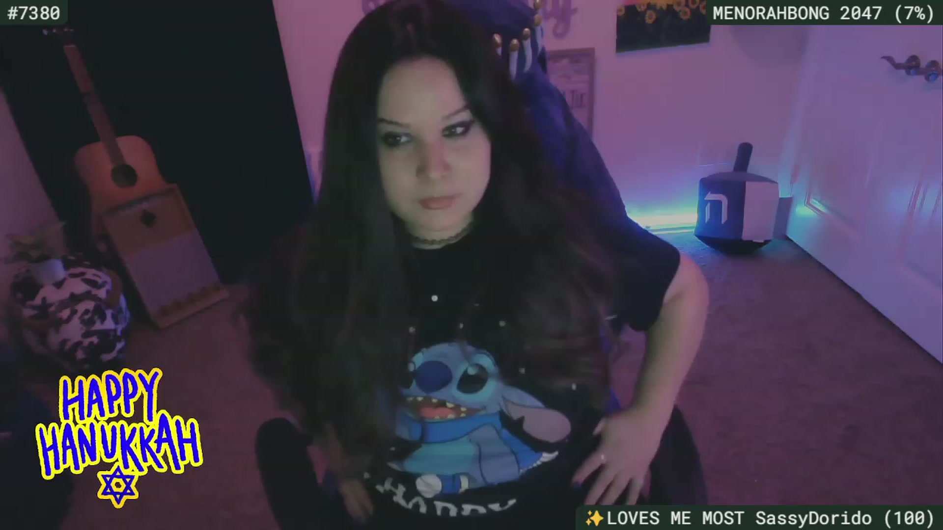 Gallery image thumbnail from HanukkahHoe's myfreecams stream on, 12/09/2023, 03:28 image 15 of 20