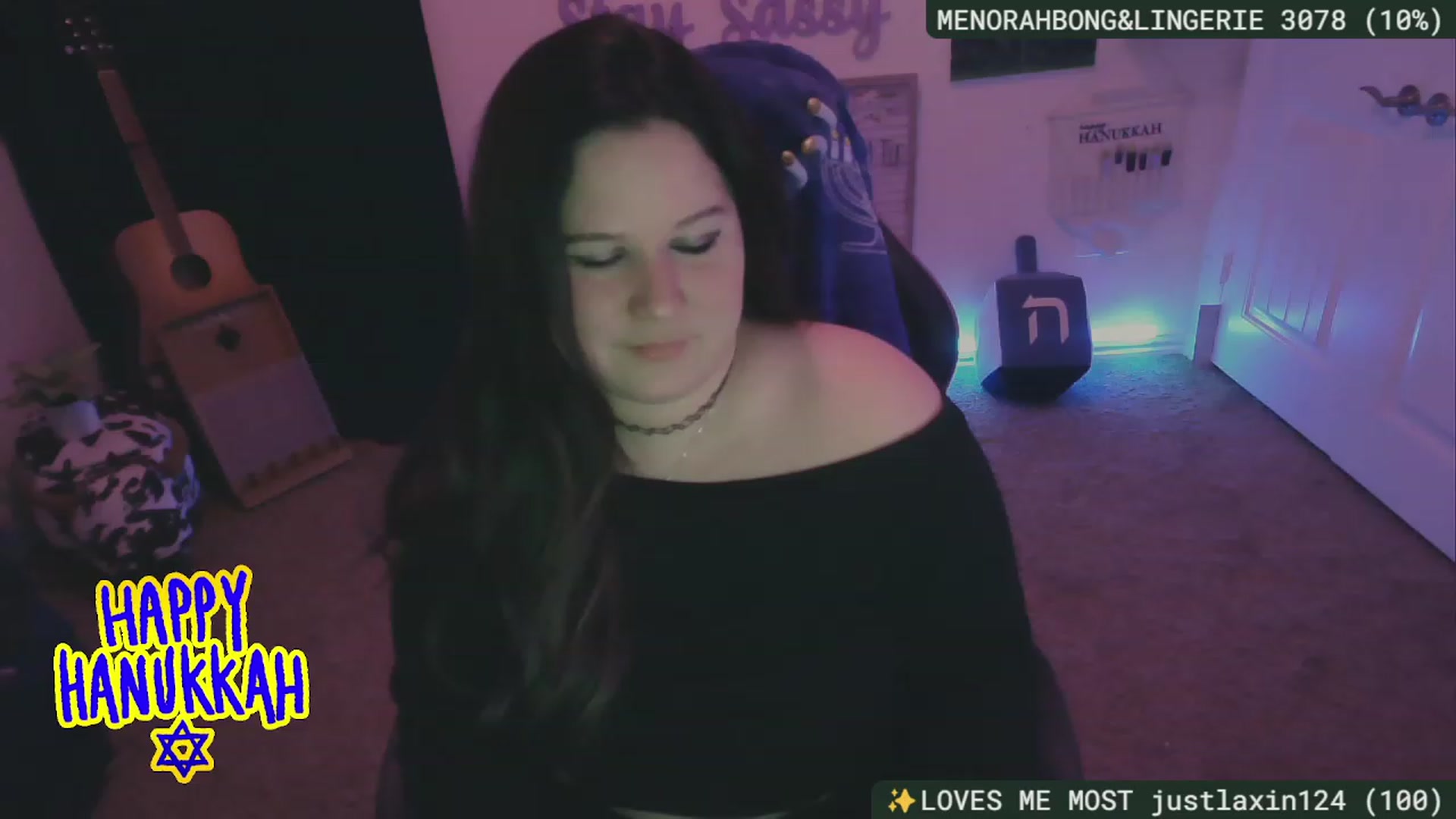 Gallery image thumbnail from HanukkahHoe's myfreecams stream on, 12/12/2023, 04:13 image 14 of 20