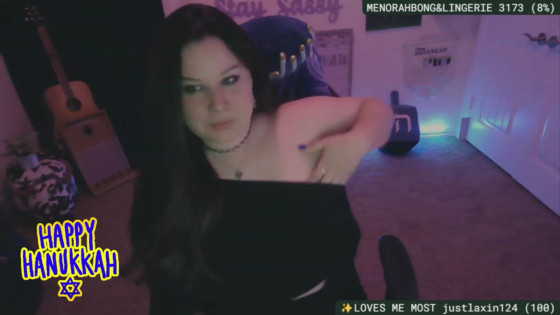 Gallery image thumbnail from HanukkahHoe's myfreecams stream on, 12/12/2023, 04:13 image 7 of 20