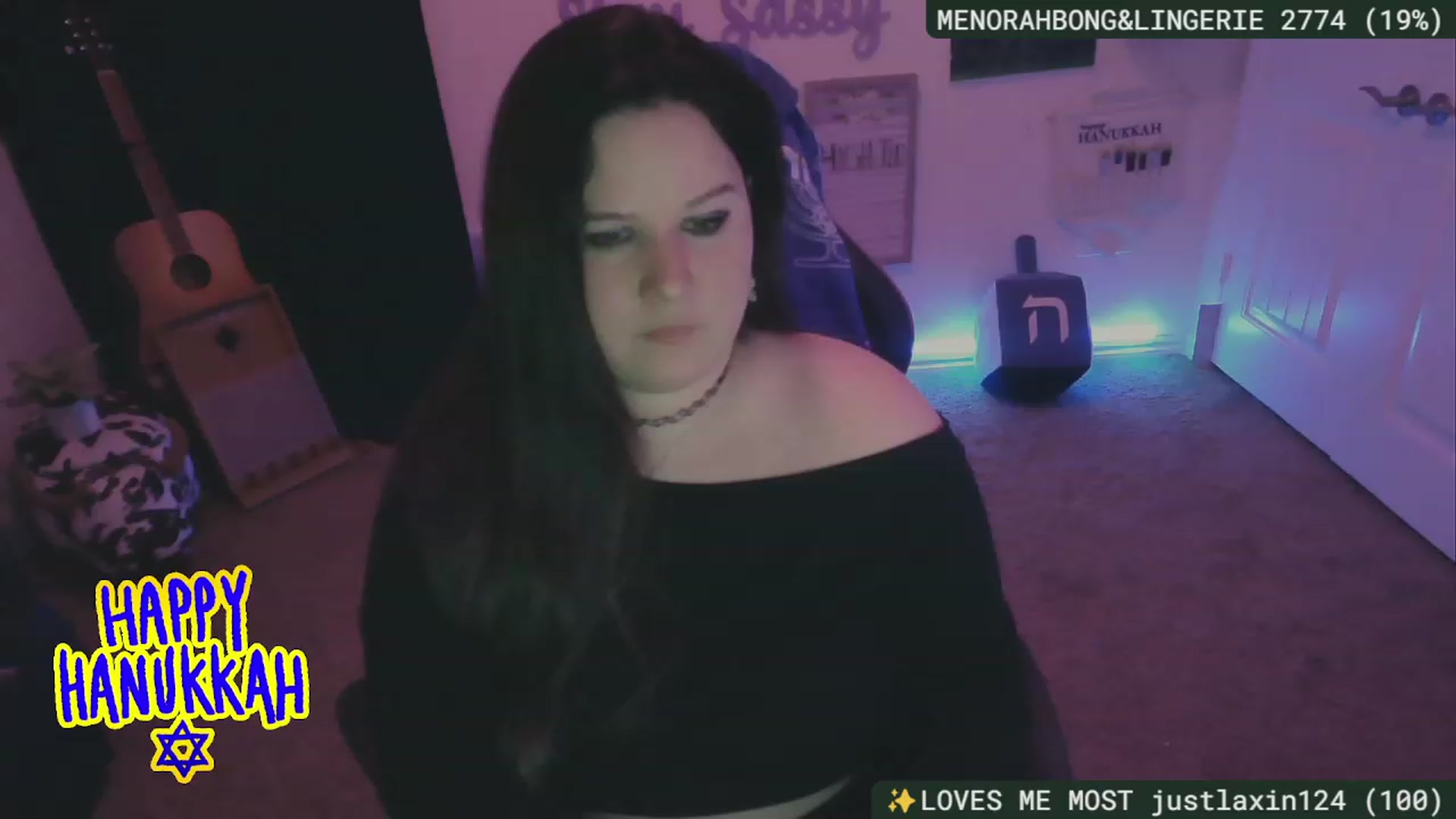 Gallery image thumbnail from HanukkahHoe's myfreecams stream on, 12/12/2023, 04:13 image 19 of 20
