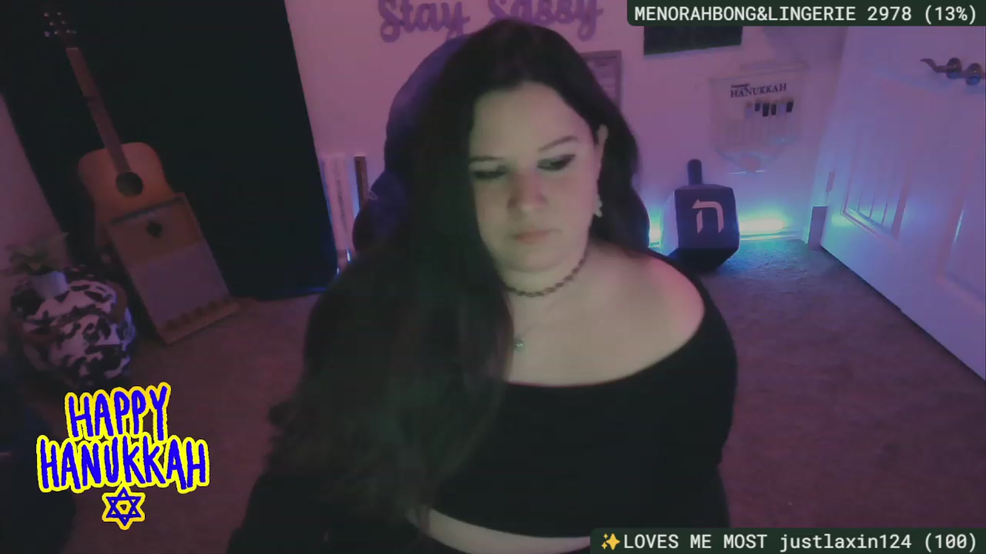 Gallery image thumbnail from HanukkahHoe's myfreecams stream on, 12/12/2023, 04:13 image 15 of 20