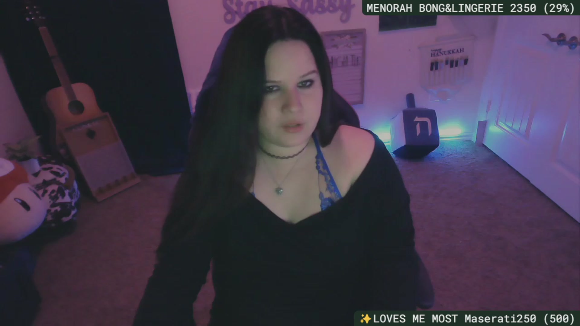 Gallery image thumbnail from HanukkahHoe's myfreecams stream on, 12/14/2023, 03:39 image 18 of 20