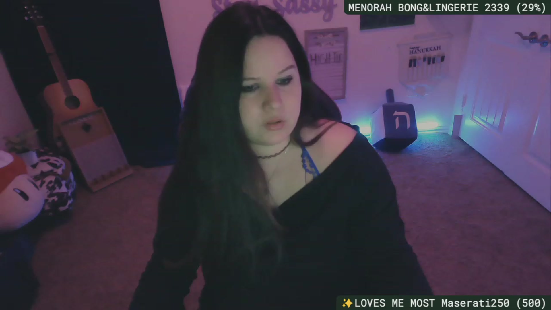 Gallery image thumbnail from HanukkahHoe's myfreecams stream on, 12/14/2023, 03:39 image 19 of 20