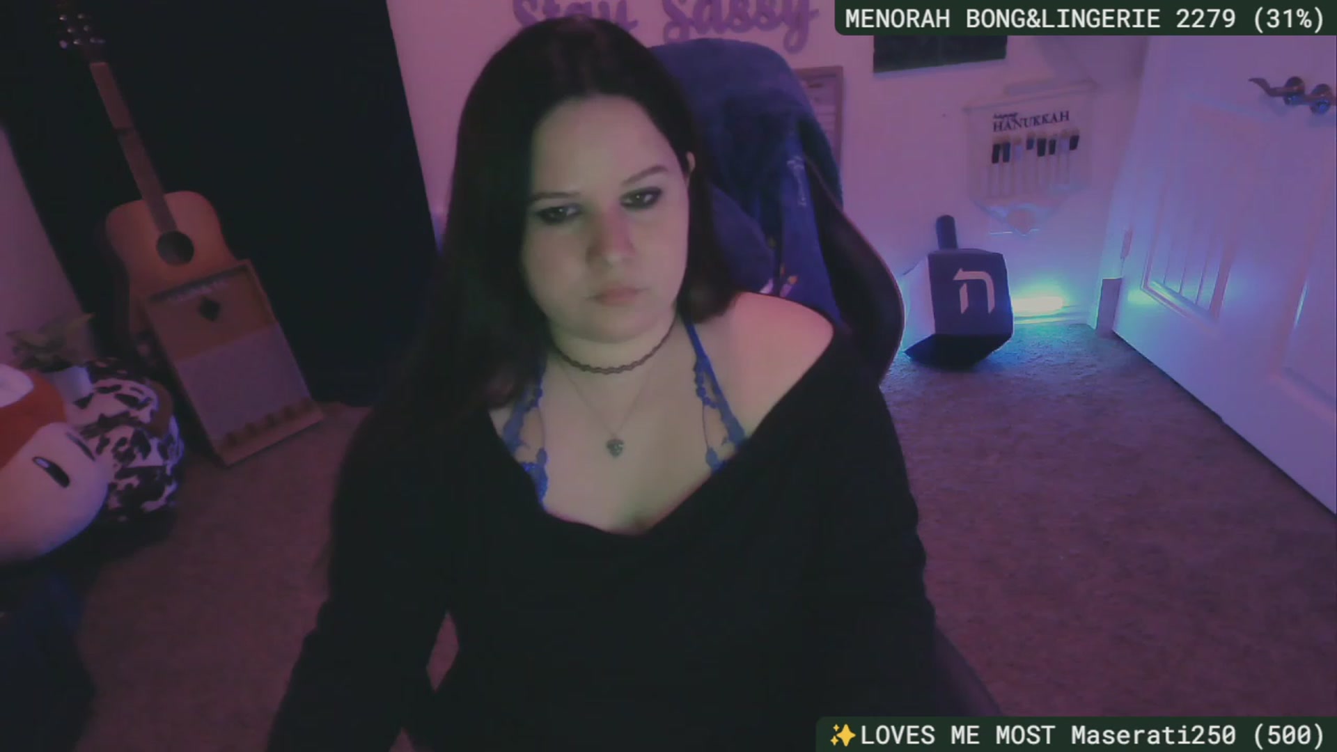 Gallery image thumbnail from HanukkahHoe's myfreecams stream on, 12/14/2023, 04:36 image 15 of 20