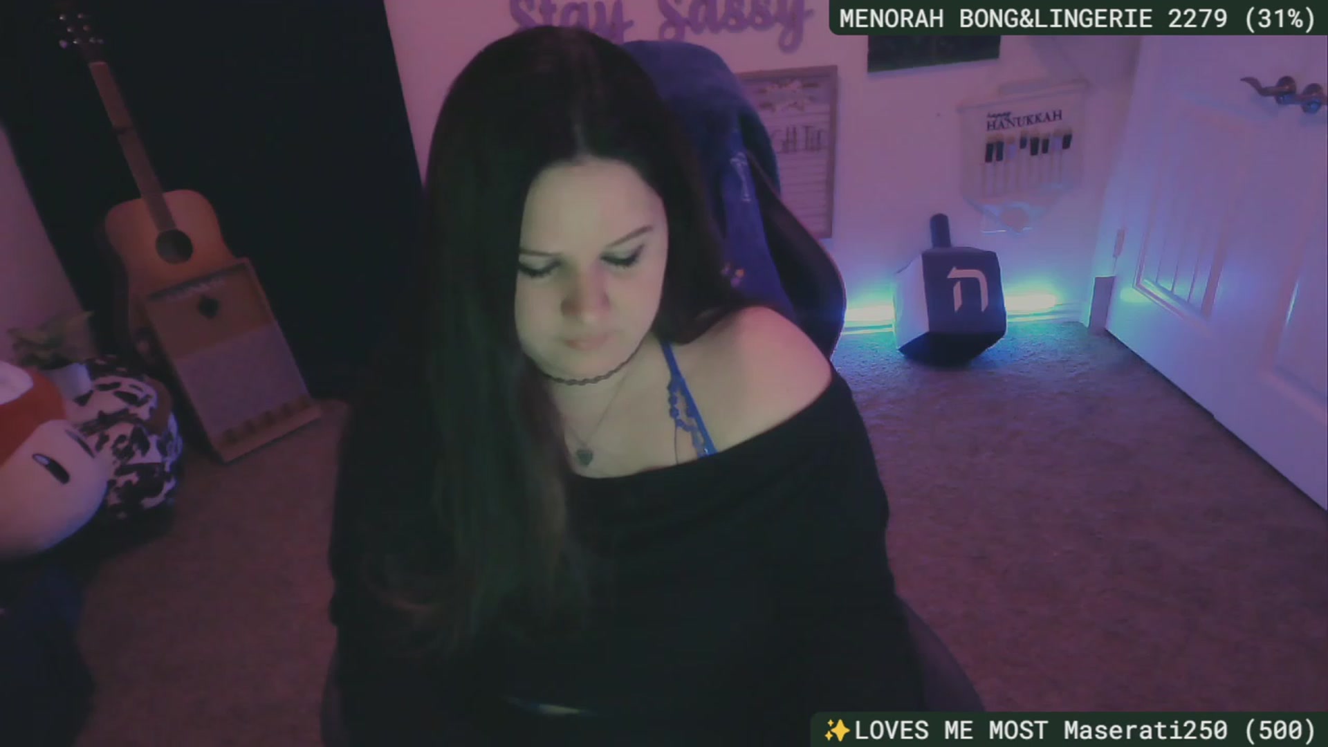 Gallery image thumbnail from HanukkahHoe's myfreecams stream on, 12/14/2023, 04:36 image 17 of 20