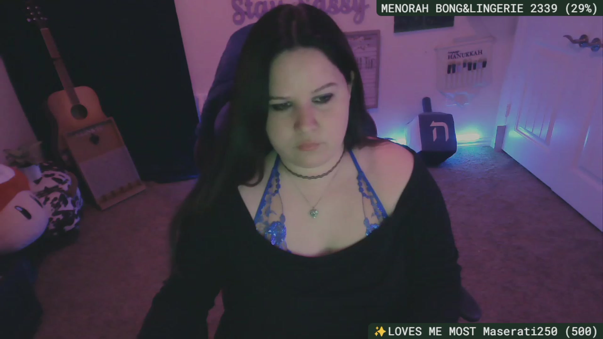 Gallery image thumbnail from HanukkahHoe's myfreecams stream on, 12/14/2023, 04:36 image 3 of 20