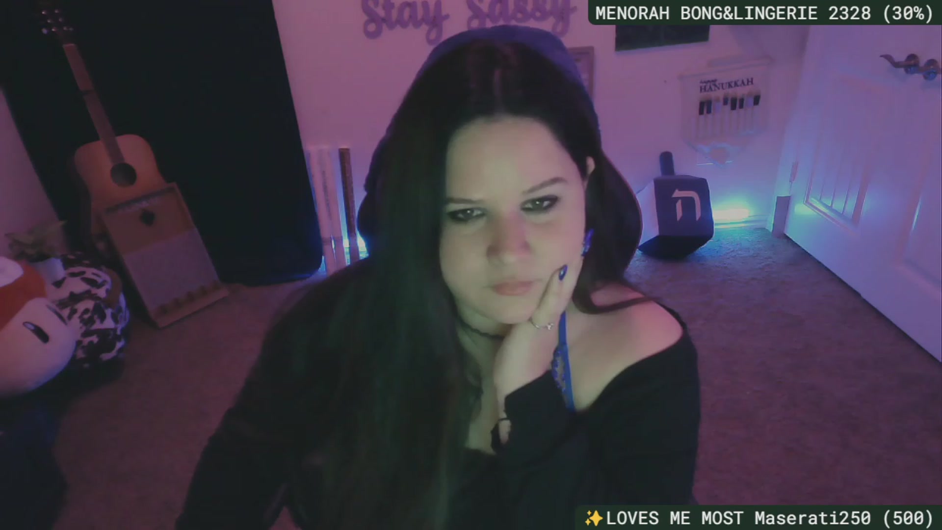 Gallery image thumbnail from HanukkahHoe's myfreecams stream on, 12/14/2023, 04:36 image 6 of 20