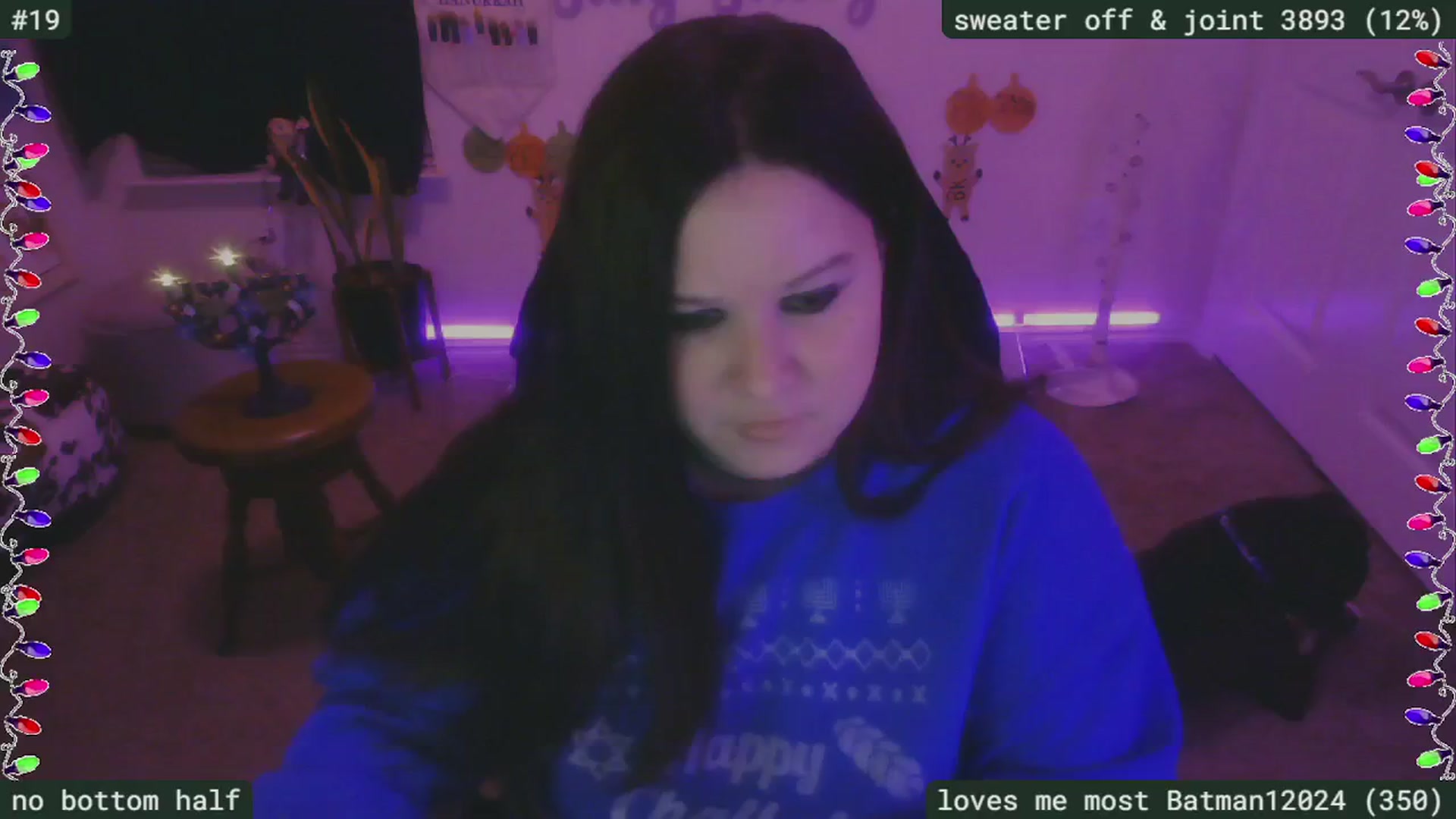 Gallery image thumbnail from HanukkahHoe's myfreecams stream on, 12/26/2024, 05:38 image 10 of 20