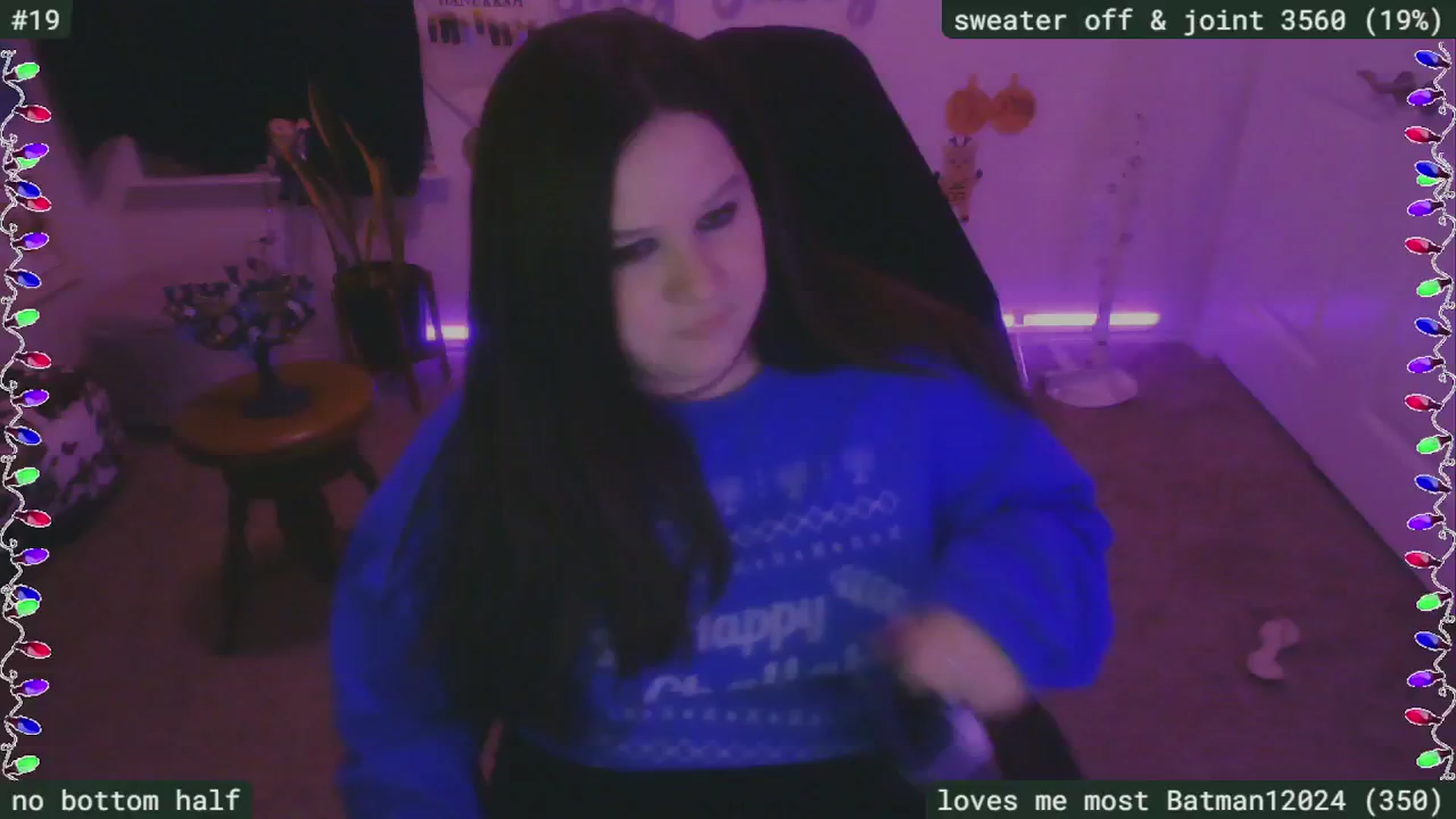 Gallery image thumbnail from HanukkahHoe's myfreecams stream on, 12/26/2024, 05:38 image 13 of 20