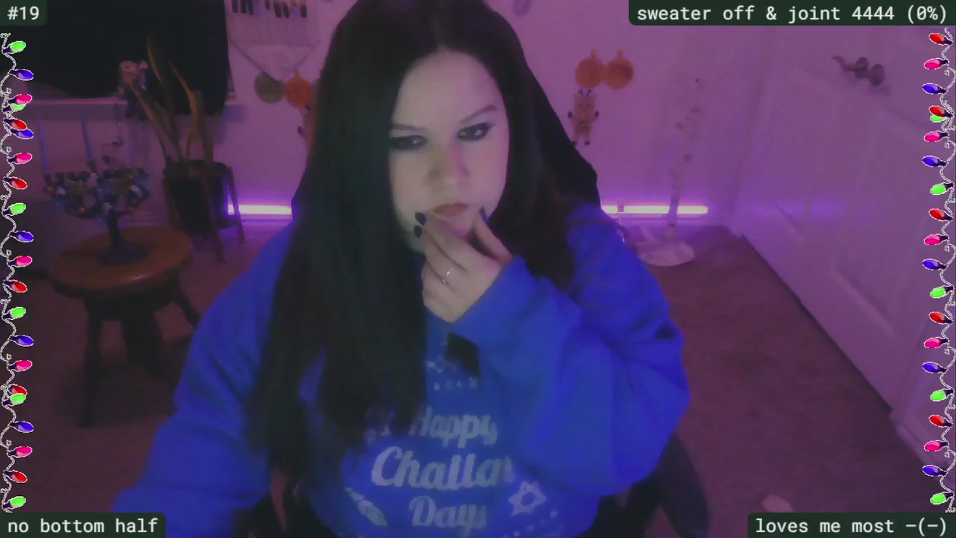 Gallery image thumbnail from HanukkahHoe's myfreecams stream on, 12/26/2024, 05:38 image 1 of 20