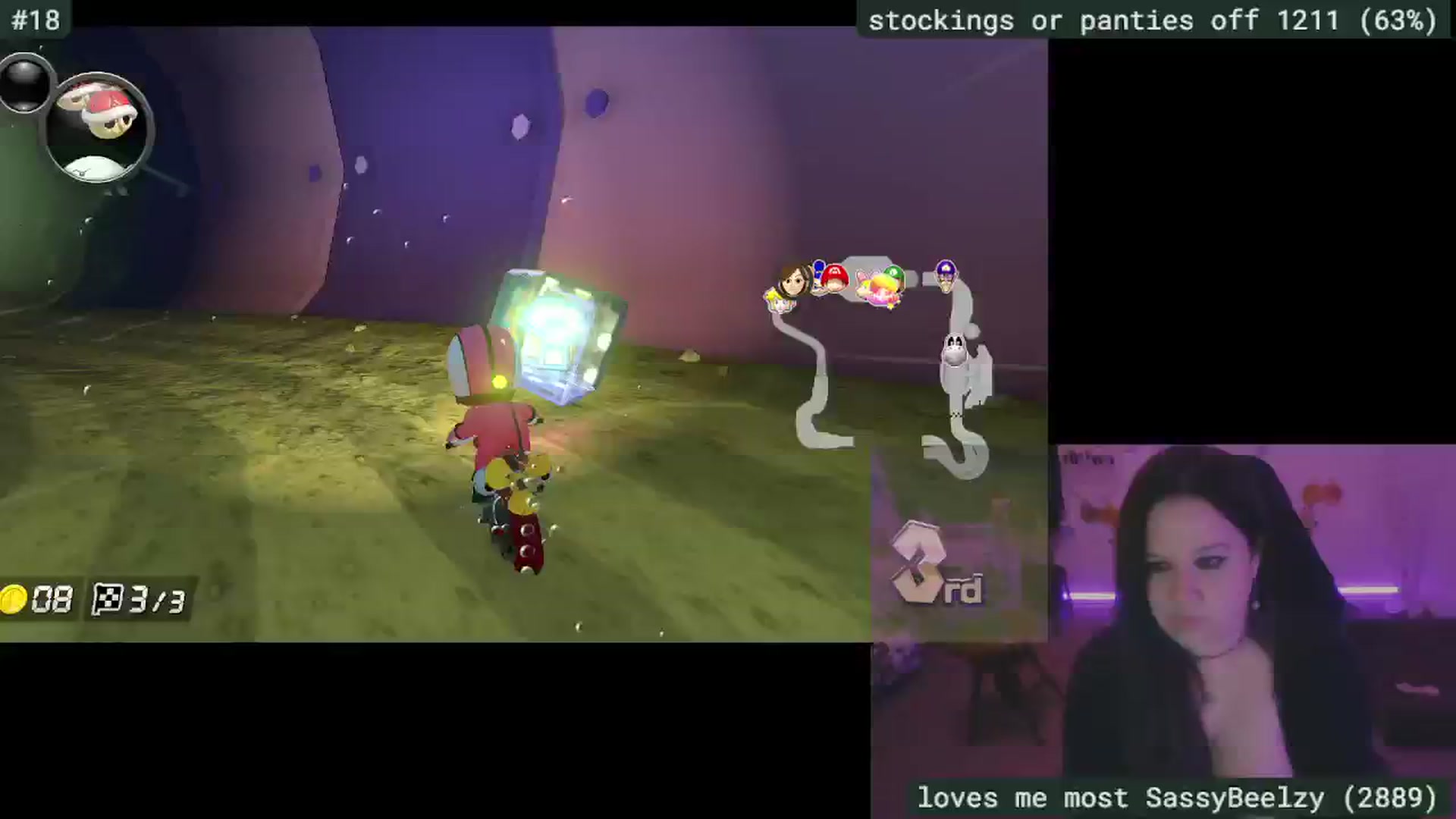 Gallery image thumbnail from HanukkahHoe's myfreecams stream on, 12/27/2024, 07:22 image 13 of 20