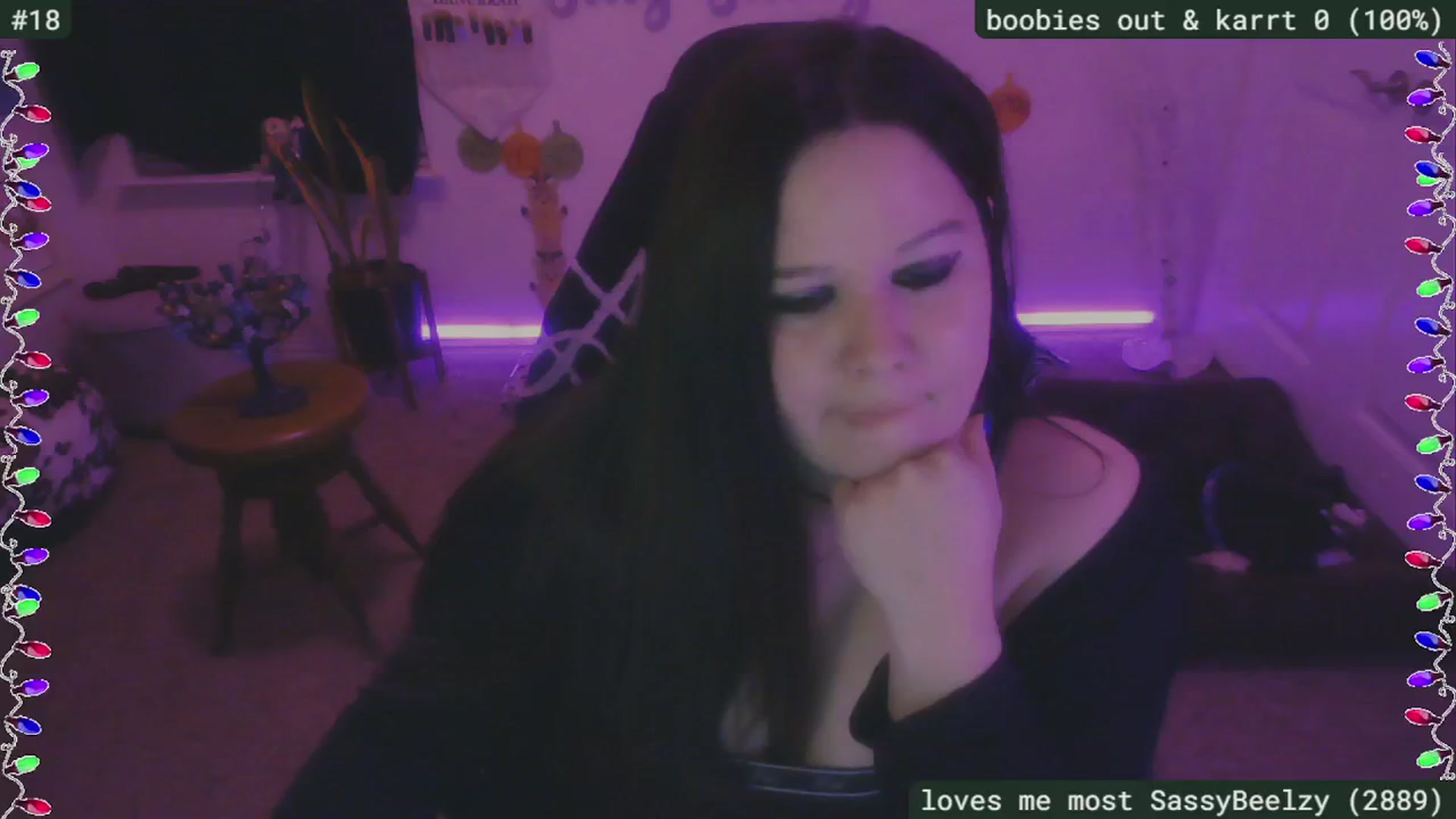 Gallery image thumbnail from HanukkahHoe's myfreecams stream on, 12/27/2024, 07:22 image 9 of 20