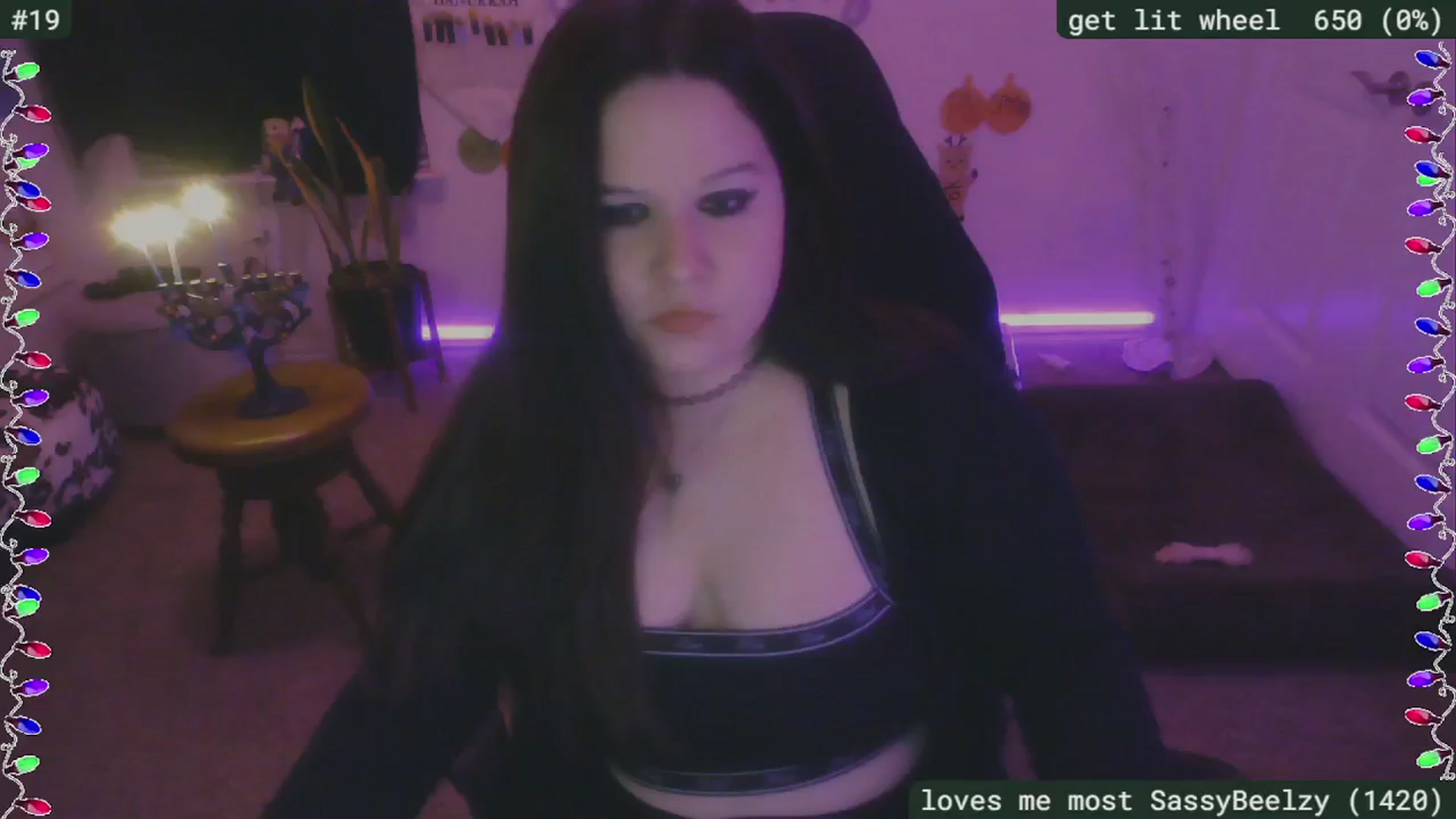 Gallery image thumbnail from HanukkahHoe's myfreecams stream on, 12/27/2024, 07:22 image 3 of 20