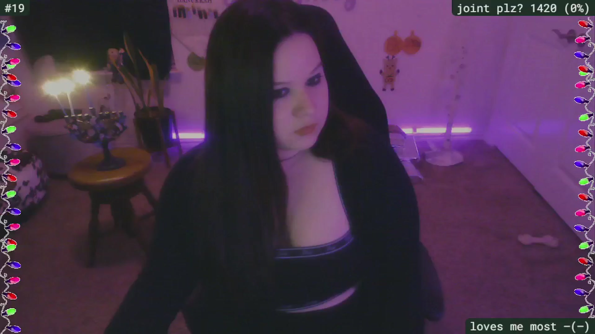Gallery image thumbnail from HanukkahHoe's myfreecams stream on, 12/27/2024, 07:22 image 2 of 20