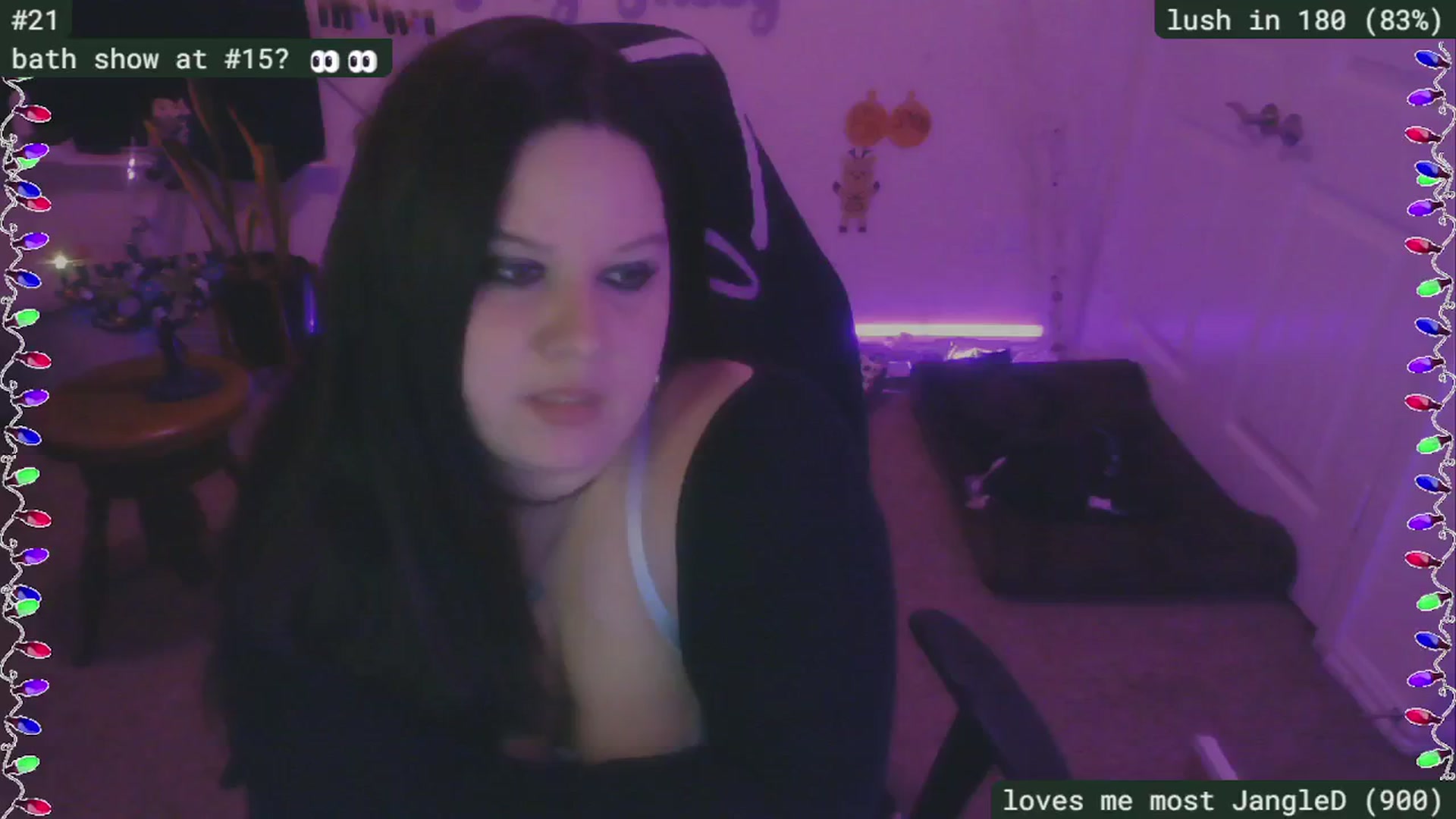 Gallery image thumbnail from HanukkahHoe's myfreecams stream on, 12/29/2024, 04:48 image 18 of 20