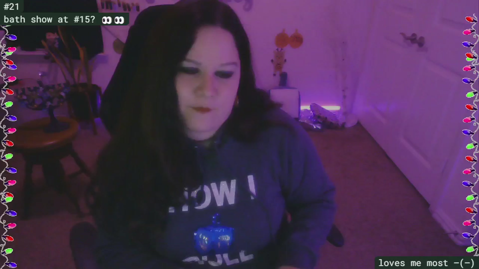 Gallery image thumbnail from HanukkahHoe's myfreecams stream on, 12/31/2024, 02:51 image 2 of 20