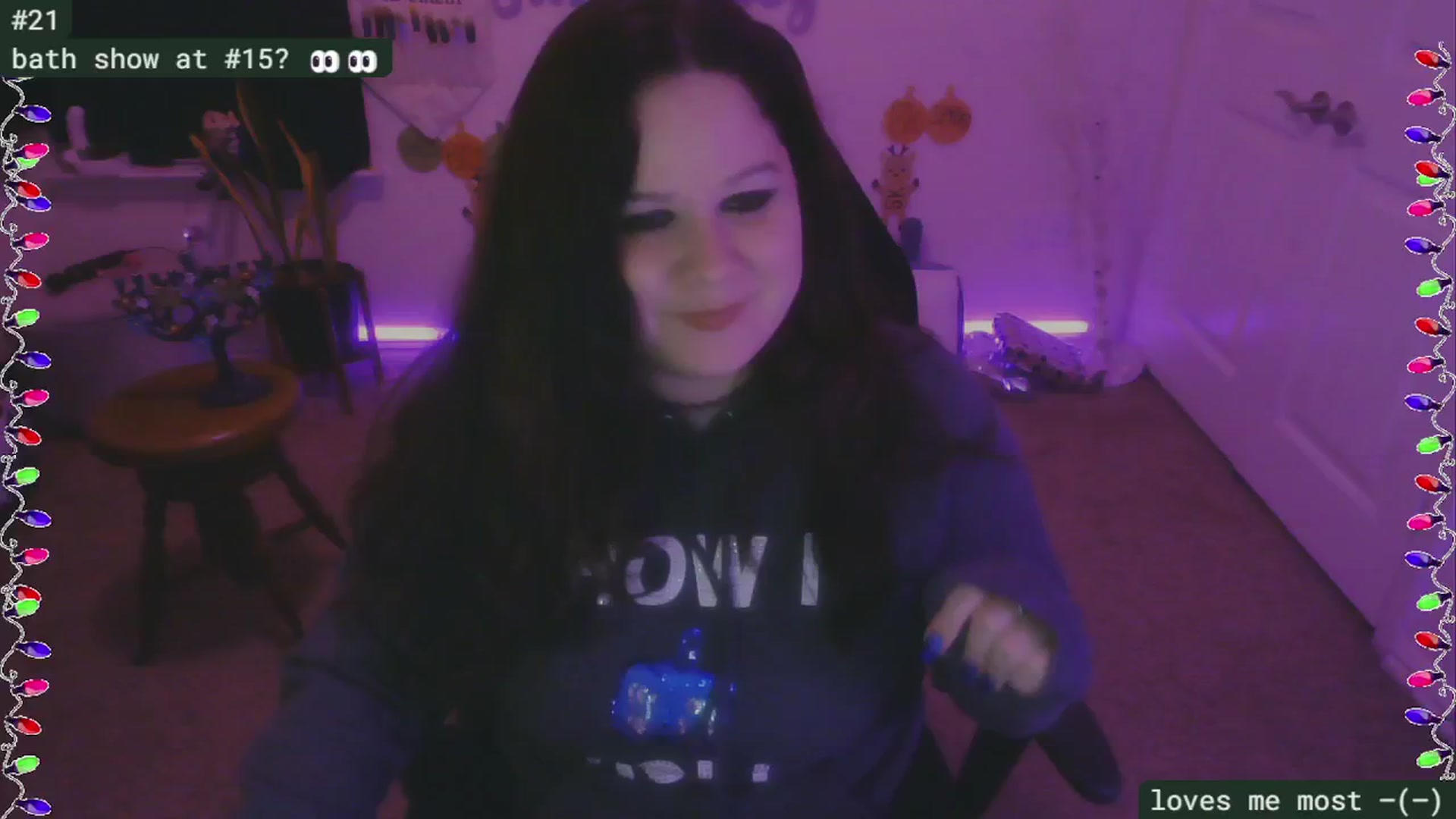 Gallery image thumbnail from HanukkahHoe's myfreecams stream on, 12/31/2024, 02:51 image 11 of 20