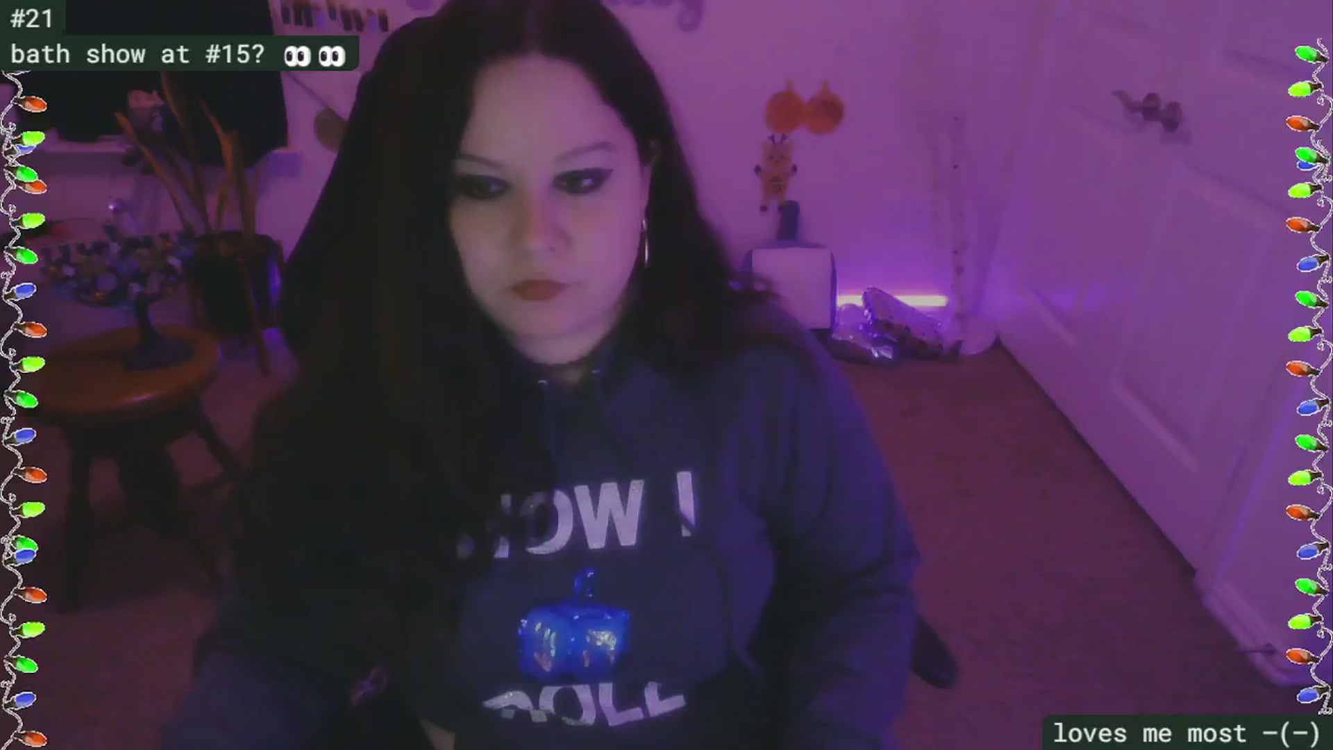 Gallery image thumbnail from HanukkahHoe's myfreecams stream on, 12/31/2024, 02:51 image 1 of 20