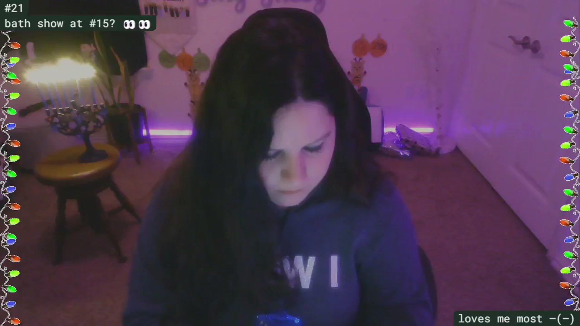 Gallery image thumbnail from HanukkahHoe's myfreecams stream on, 12/31/2024, 02:51 image 19 of 20