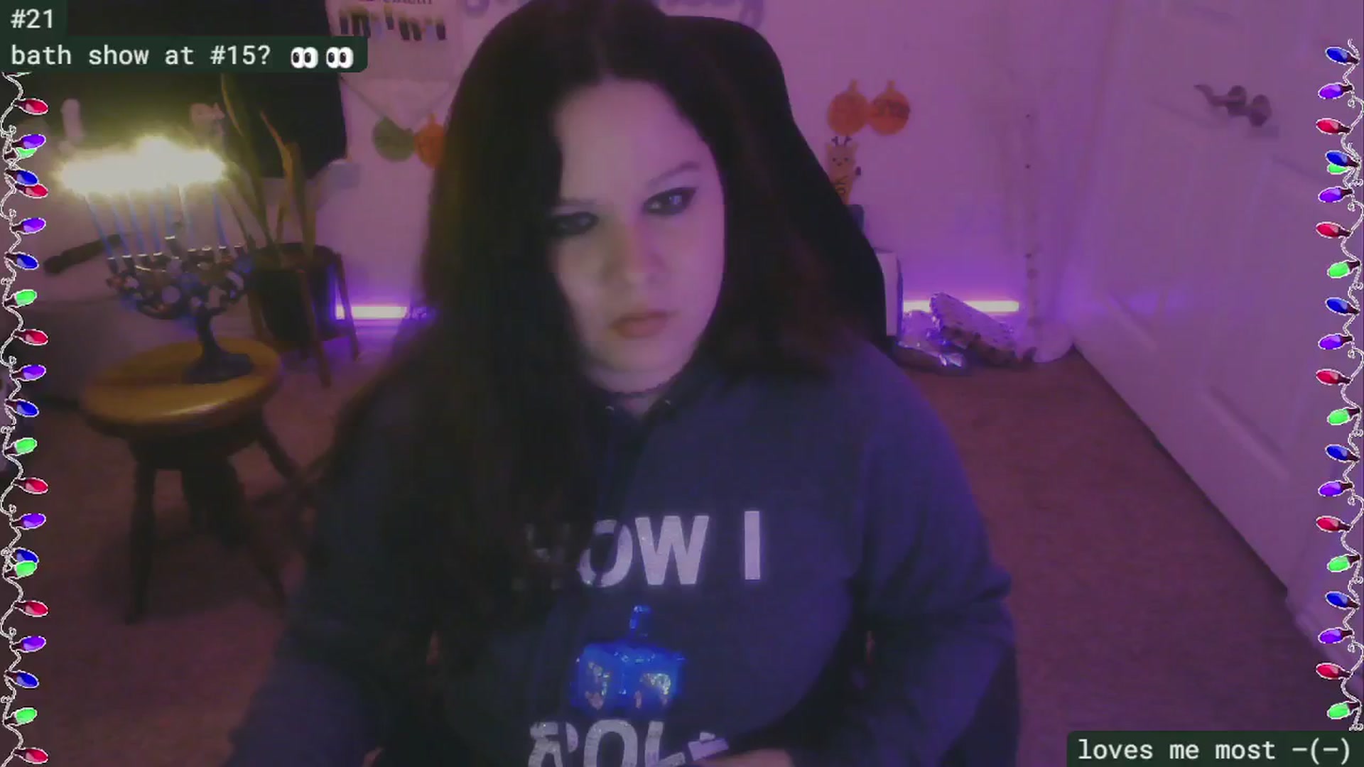 Gallery image thumbnail from HanukkahHoe's myfreecams stream on, 12/31/2024, 02:51 image 18 of 20
