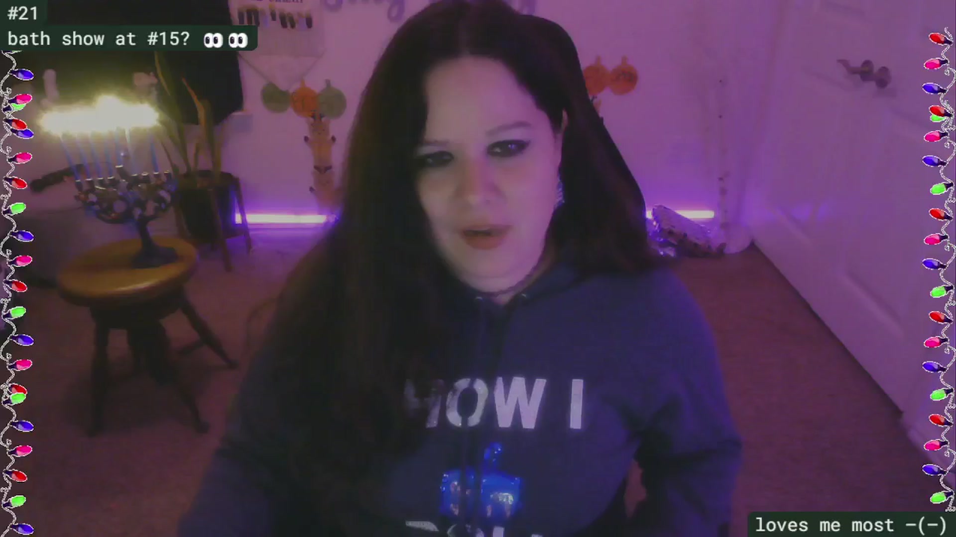 Gallery image thumbnail from HanukkahHoe's myfreecams stream on, 12/31/2024, 02:51 image 17 of 20