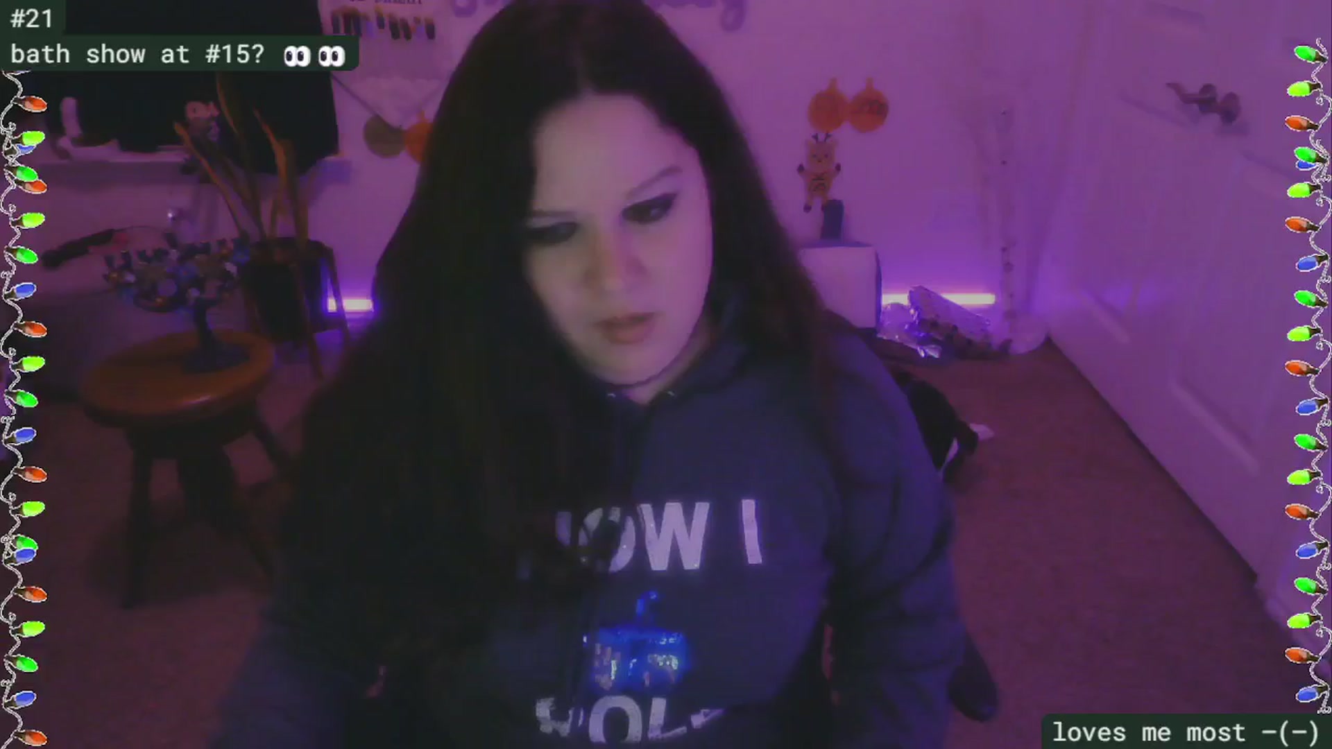 Gallery image thumbnail from HanukkahHoe's myfreecams stream on, 12/31/2024, 02:51 image 13 of 20