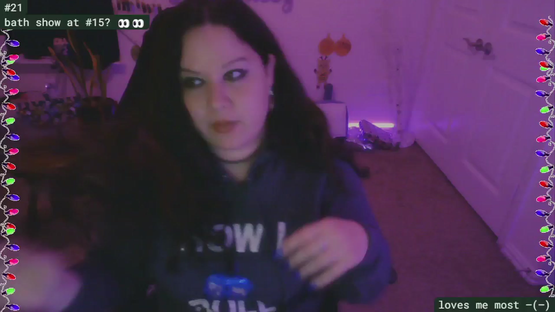 Gallery image thumbnail from HanukkahHoe's myfreecams stream on, 12/31/2024, 02:51 image 8 of 20