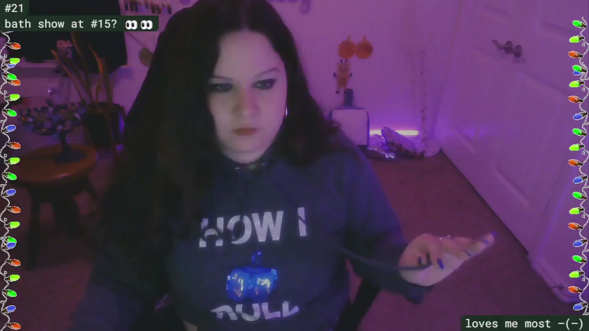Gallery image thumbnail from HanukkahHoe's myfreecams stream on, 12/31/2024, 02:51 image 4 of 20