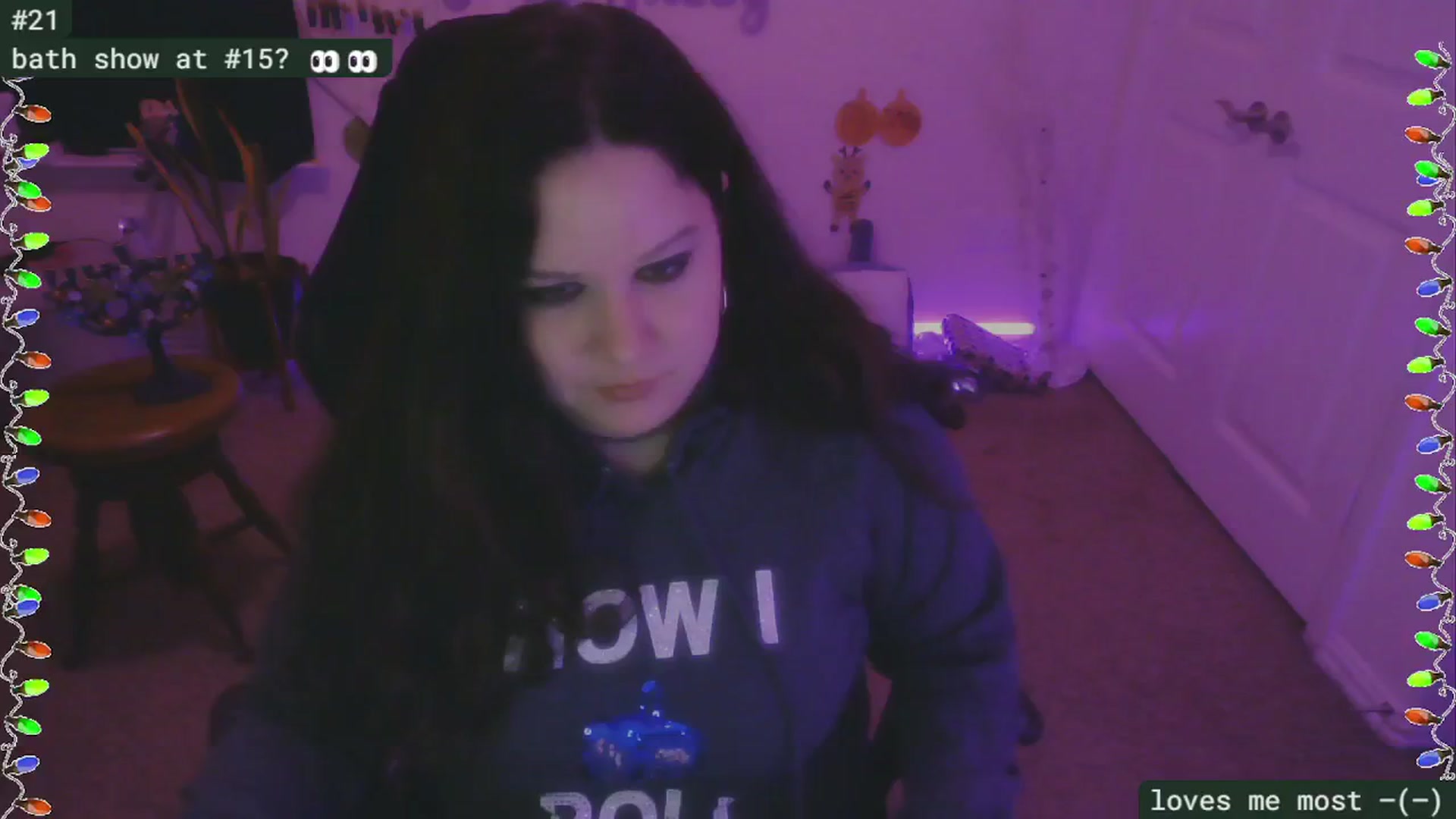 Gallery image thumbnail from HanukkahHoe's myfreecams stream on, 12/31/2024, 02:51 image 7 of 20