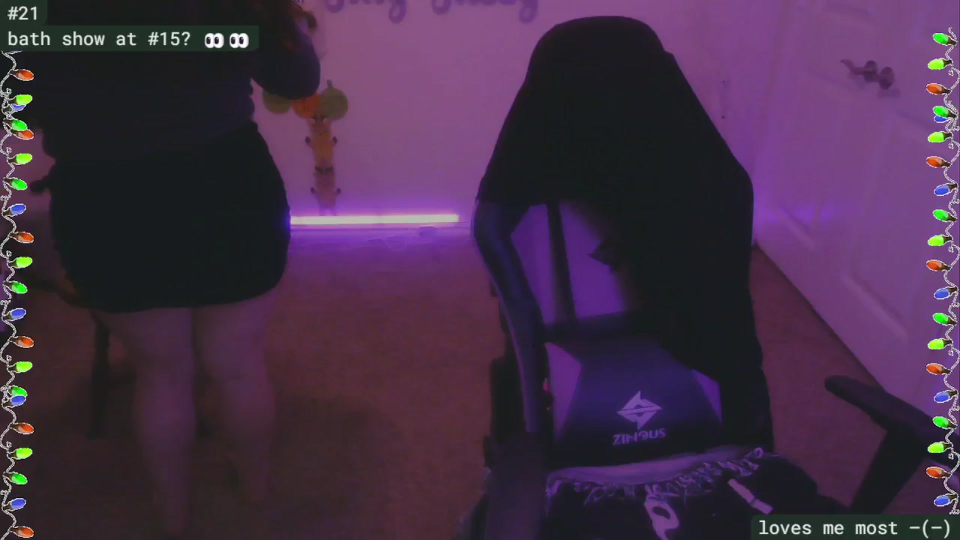 Gallery image thumbnail from HanukkahHoe's myfreecams stream on, 12/31/2024, 02:51 image 16 of 20
