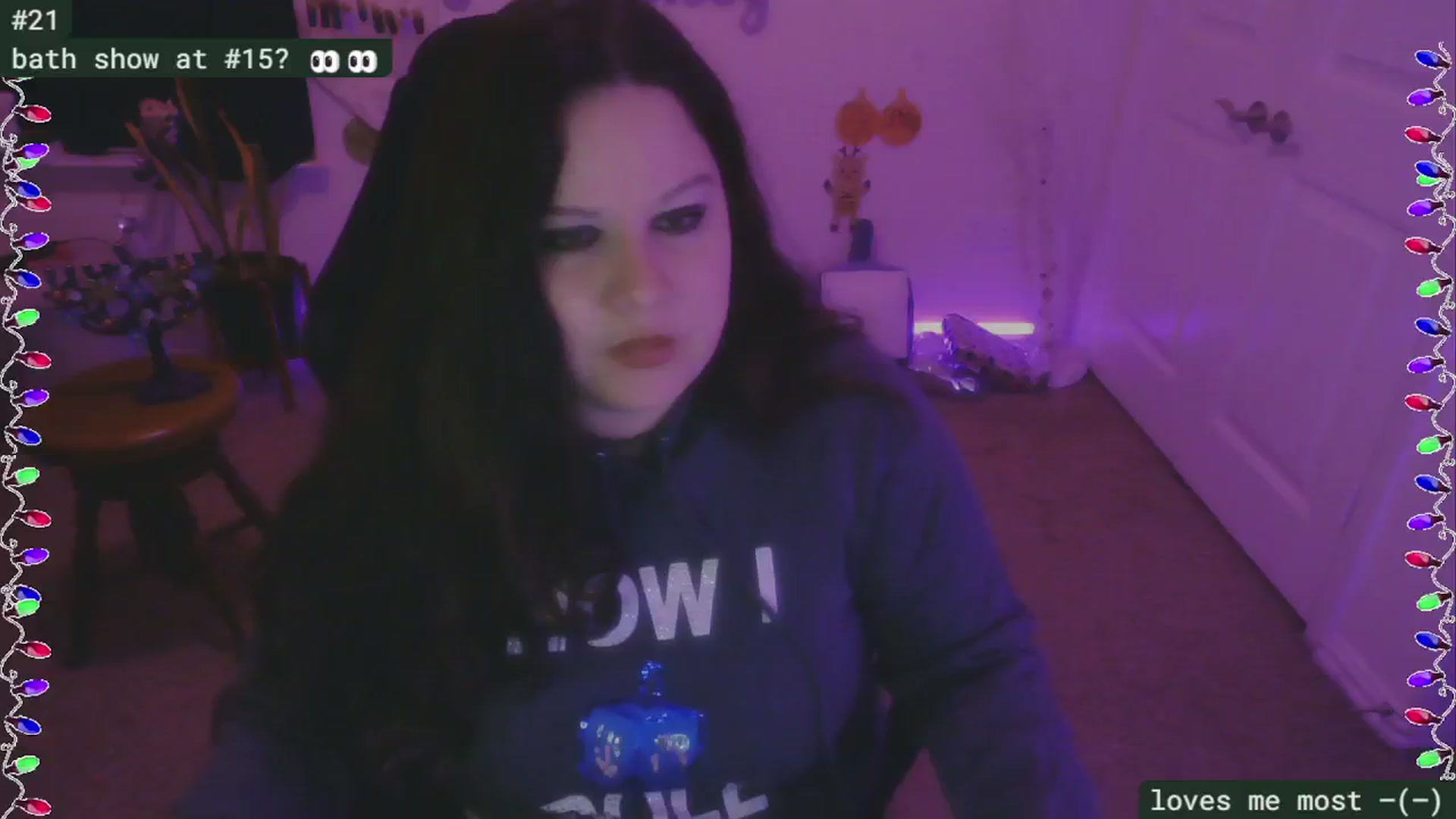 Gallery image thumbnail from HanukkahHoe's myfreecams stream on, 12/31/2024, 02:51 image 3 of 20