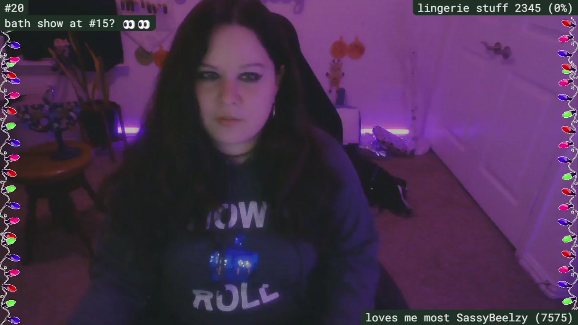 Gallery image thumbnail from HanukkahHoe's myfreecams stream on, 12/31/2024, 07:08 image 7 of 20