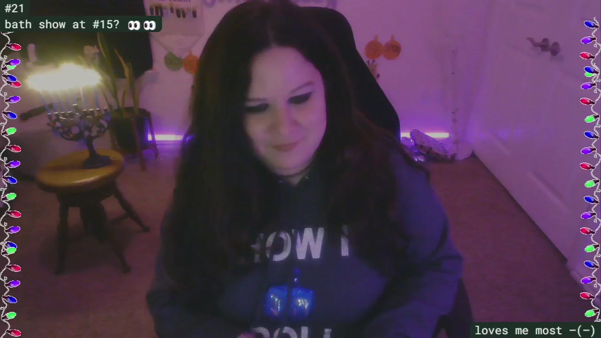Gallery image thumbnail from HanukkahHoe's myfreecams stream on, 12/31/2024, 07:08 image 1 of 20