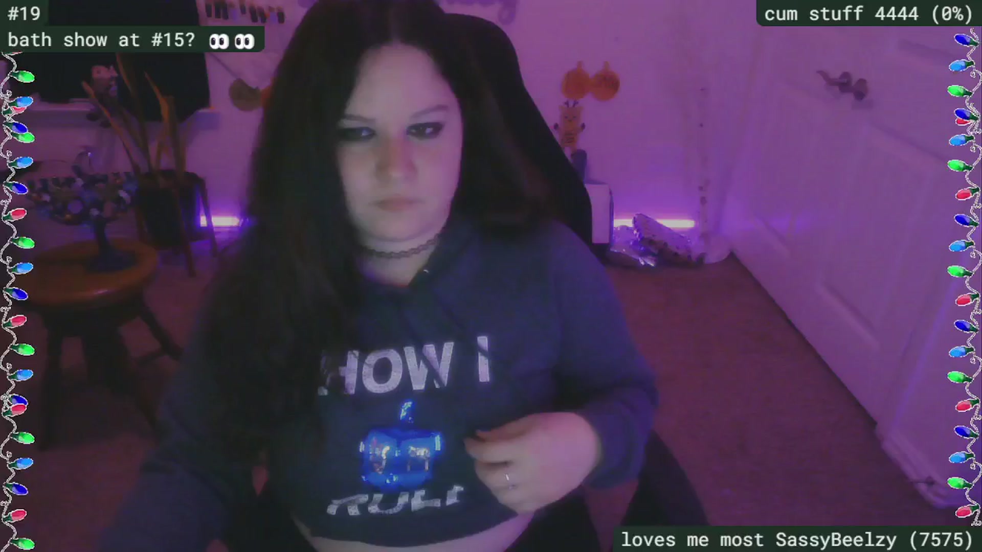Gallery image thumbnail from HanukkahHoe's myfreecams stream on, 12/31/2024, 07:08 image 12 of 20