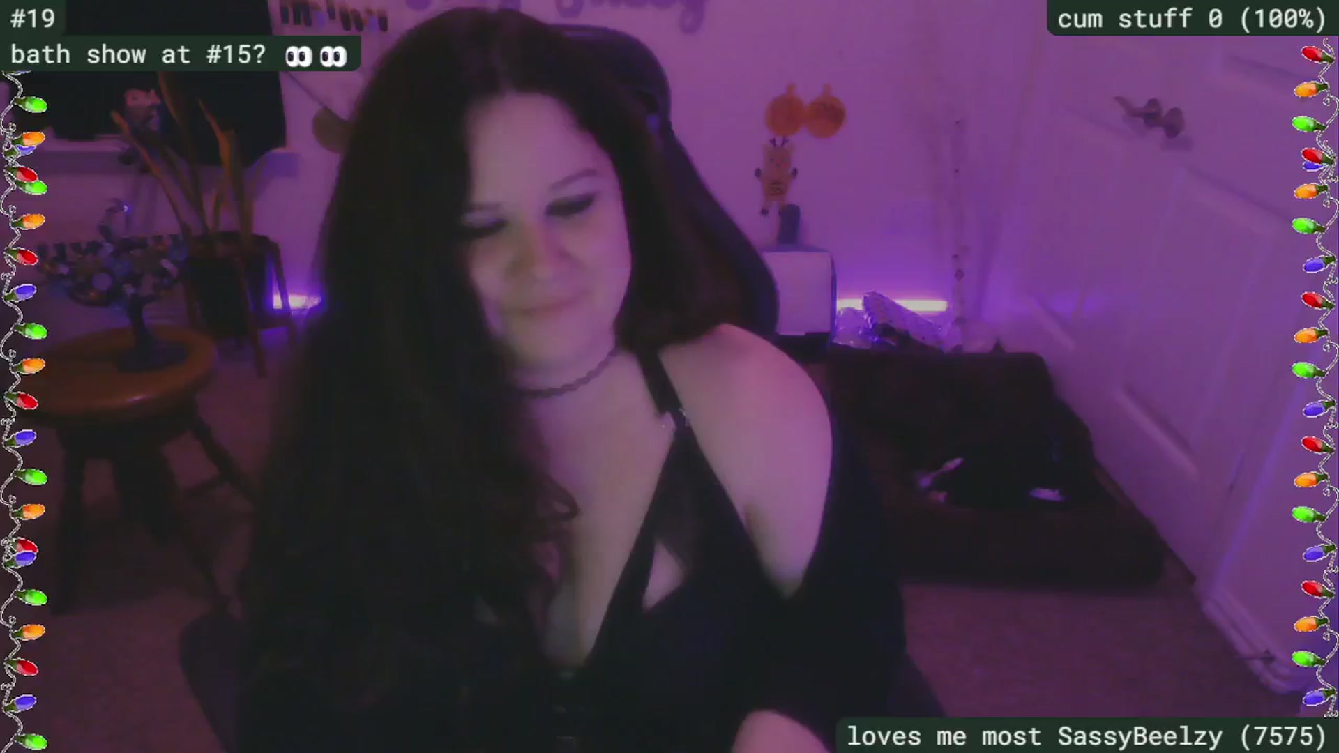Gallery image thumbnail from HanukkahHoe's myfreecams stream on, 12/31/2024, 08:55 image 10 of 20