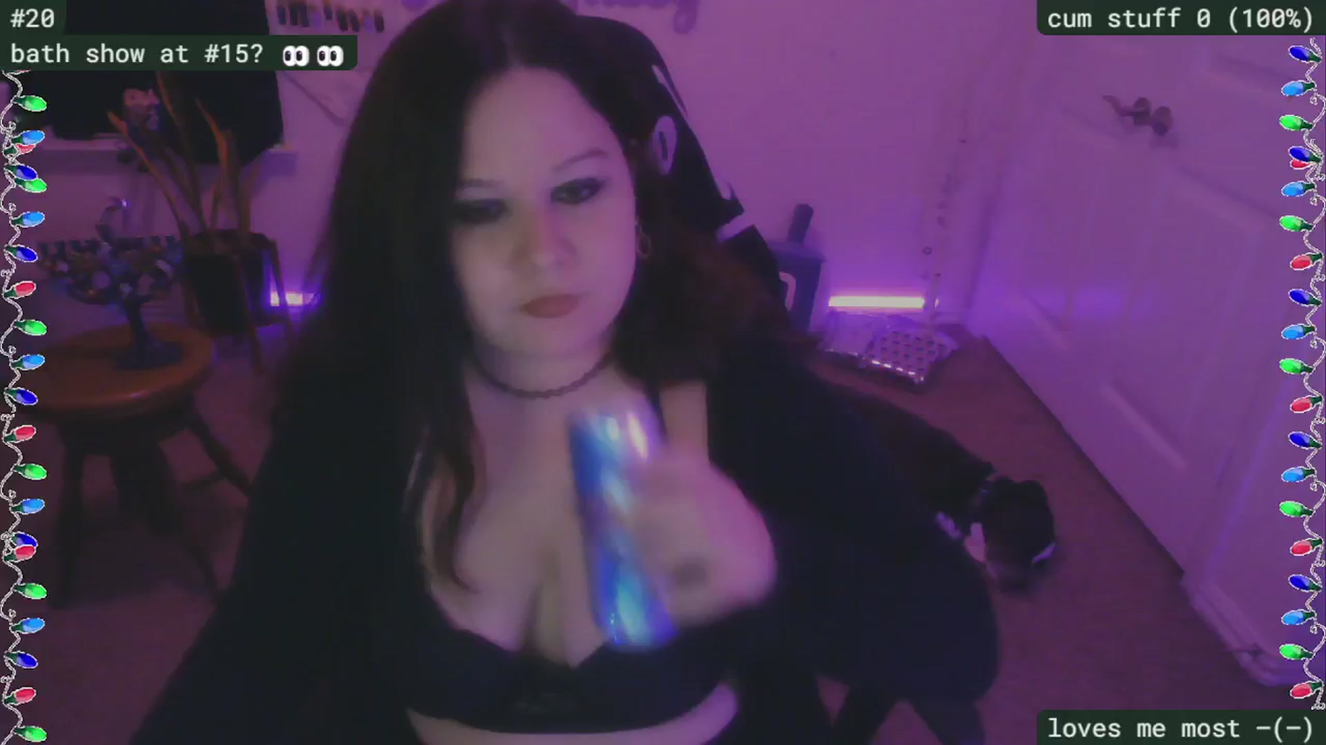 Gallery image thumbnail from HanukkahHoe's myfreecams stream on, 12/31/2024, 22:36 image 5 of 20