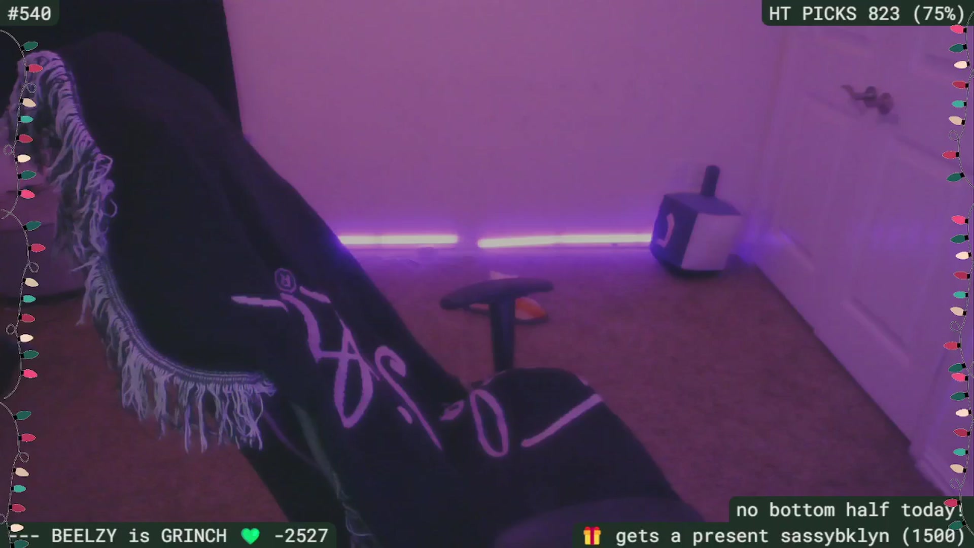 Gallery image thumbnail from HanukkahHoe's myfreecams stream on, 12/10/2025, 04:26 image 4 of 20