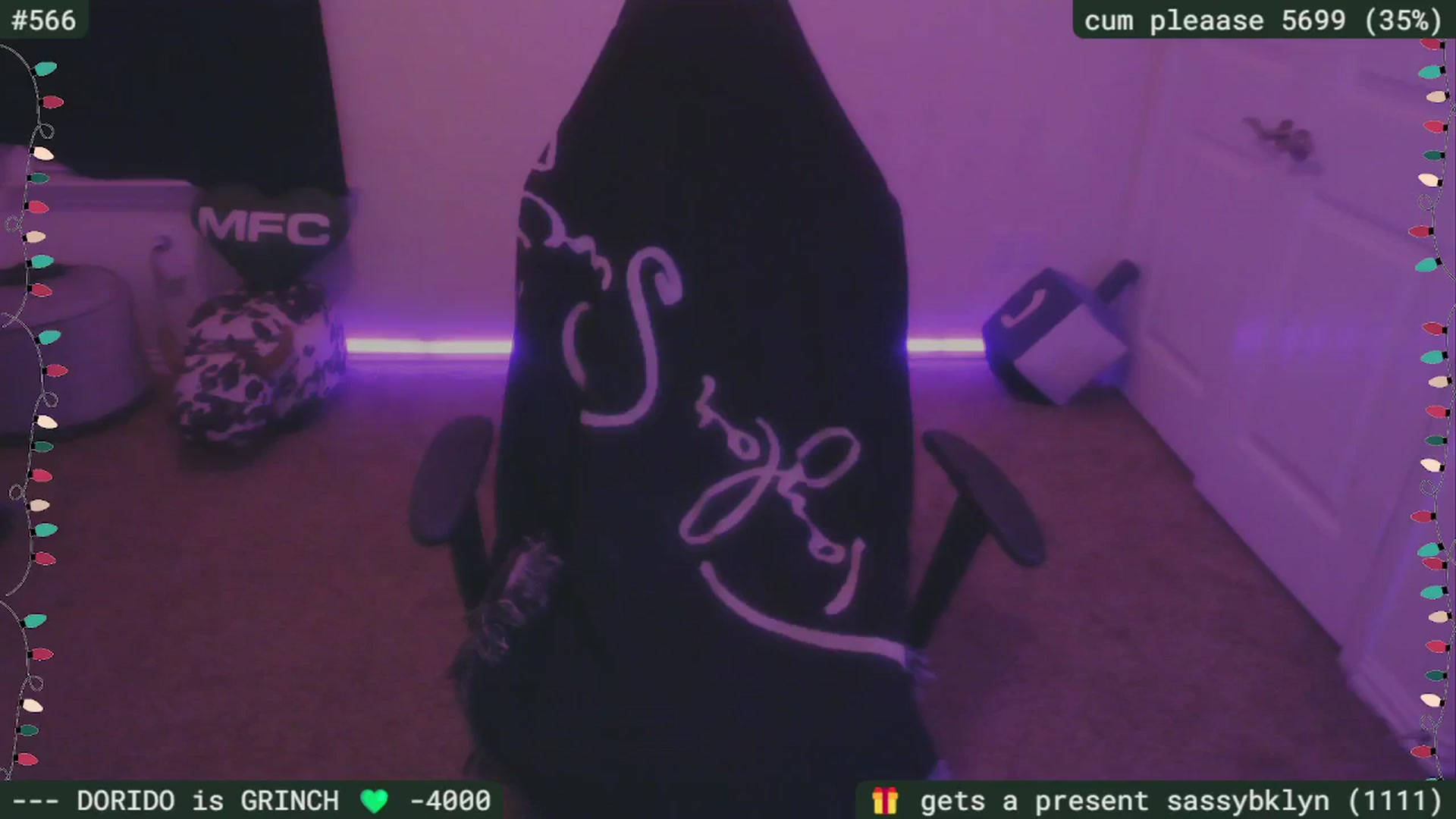 Gallery image thumbnail from HanukkahHoe's myfreecams stream on, 12/14/2025, 05:05 image 8 of 20